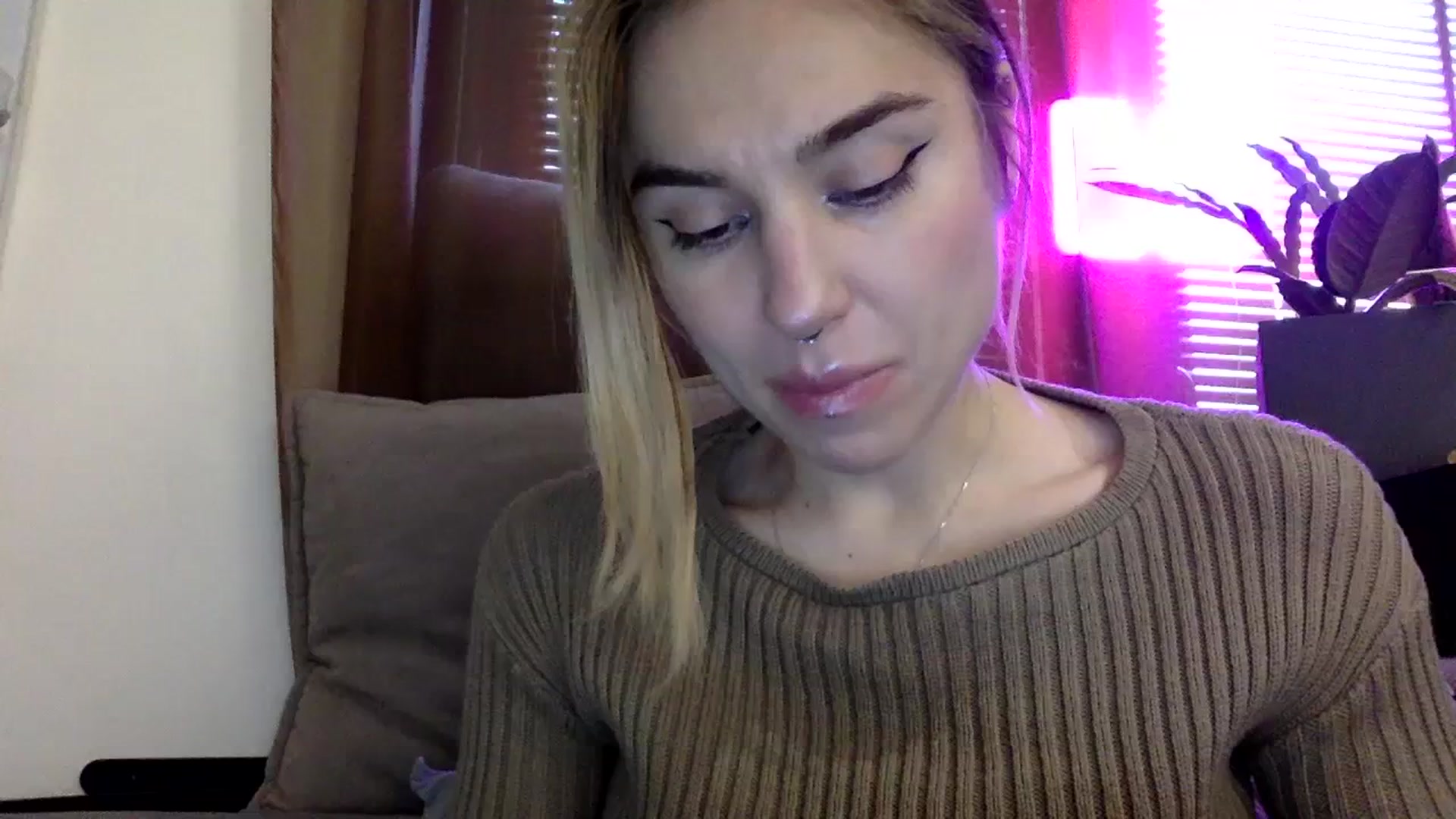 Gallery image thumbnail from EgoisticKitty's myfreecams stream on, 01/09/2024, 12:08 image 1 of 20