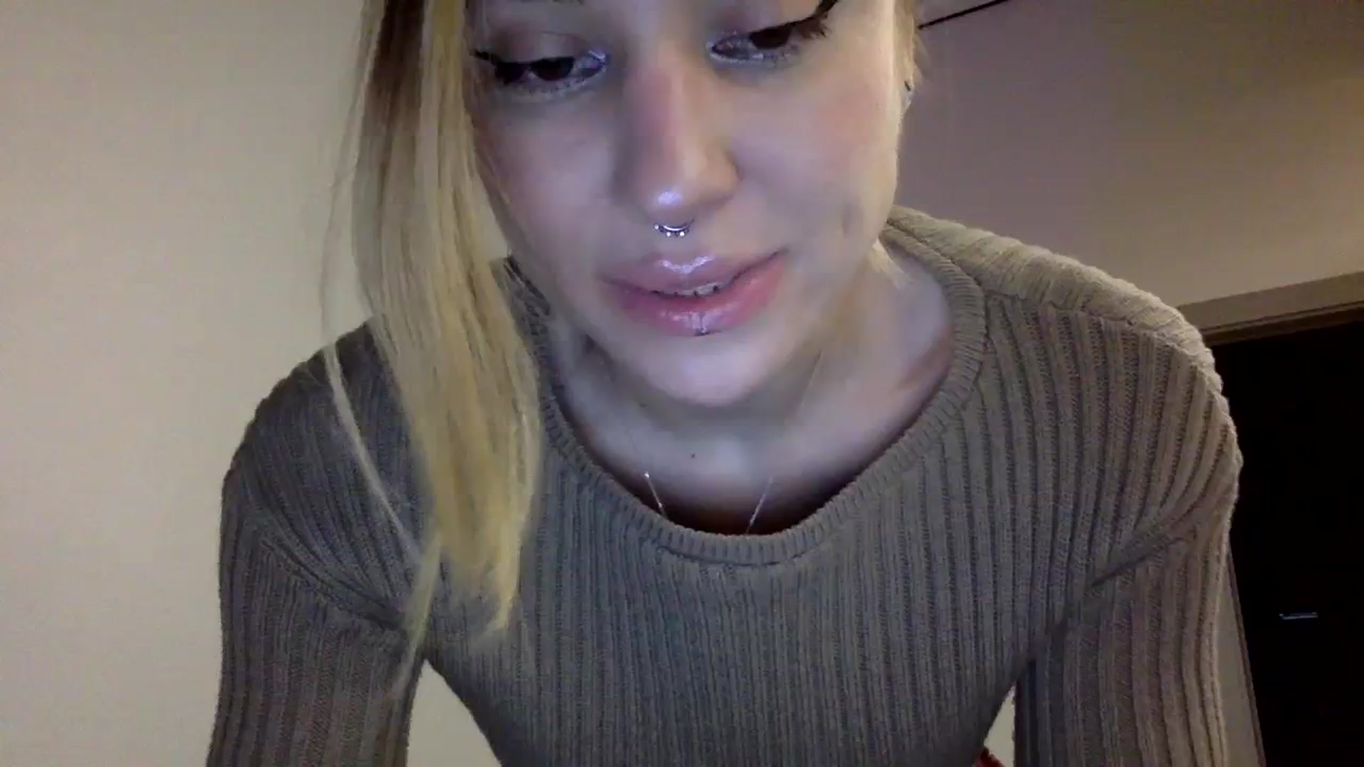 Gallery image thumbnail from EgoisticKitty's myfreecams stream on, 01/09/2024, 12:08 image 8 of 20