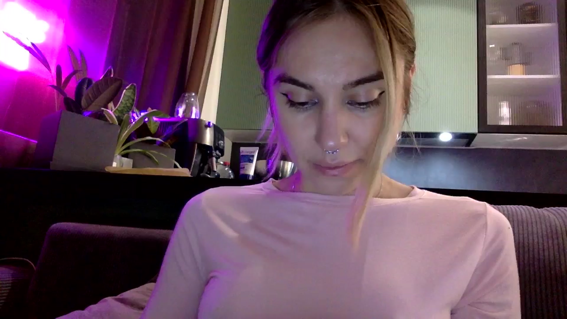 Gallery image thumbnail from EgoisticKitty's myfreecams stream on, 01/09/2024, 14:06 image 18 of 20