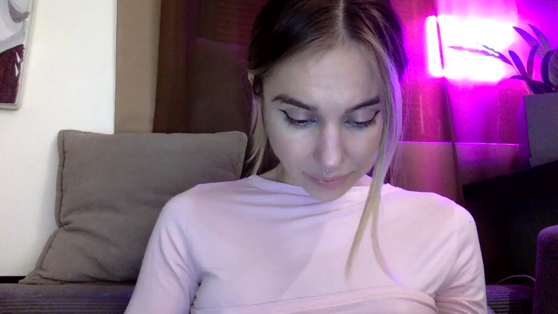Gallery image thumbnail from EgoisticKitty's myfreecams stream on, 01/09/2024, 14:52 image 6 of 20