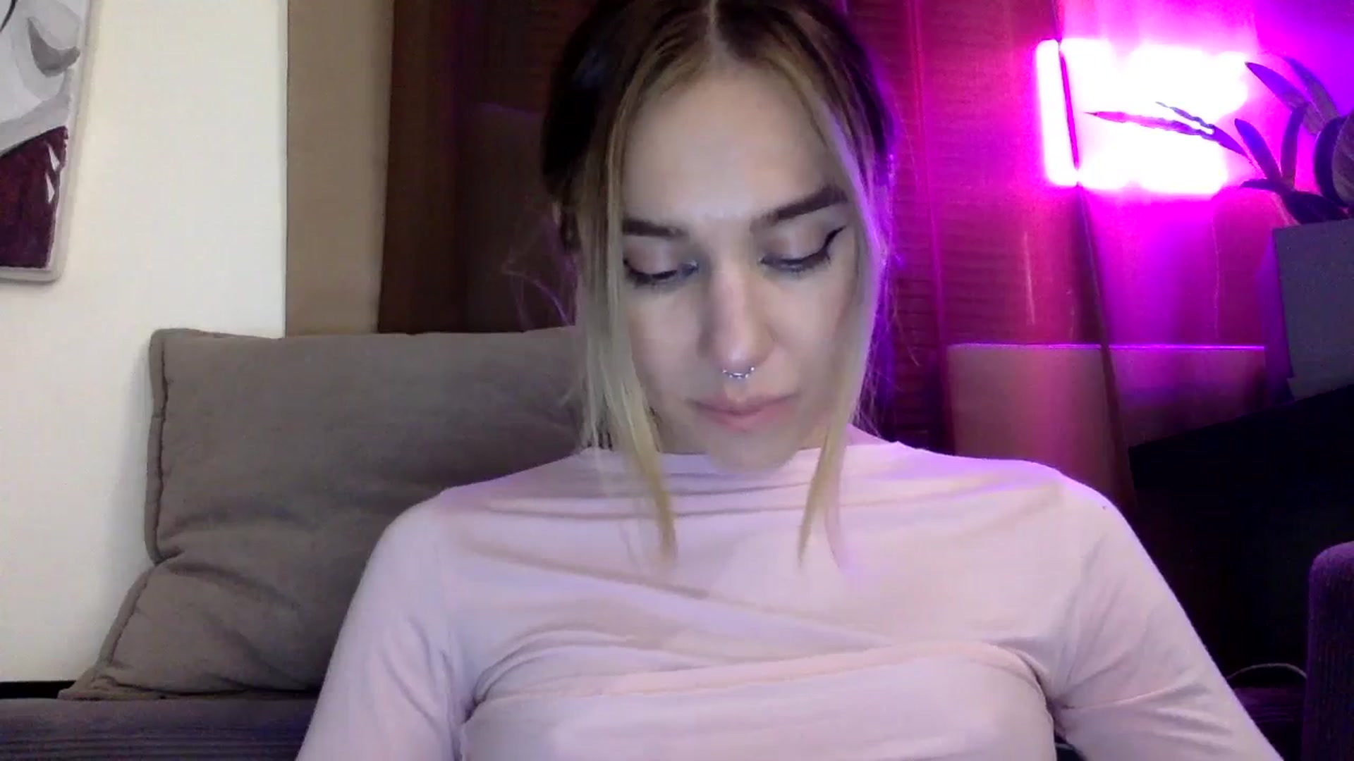 Gallery image thumbnail from EgoisticKitty's myfreecams stream on, 01/09/2024, 14:52 image 19 of 20
