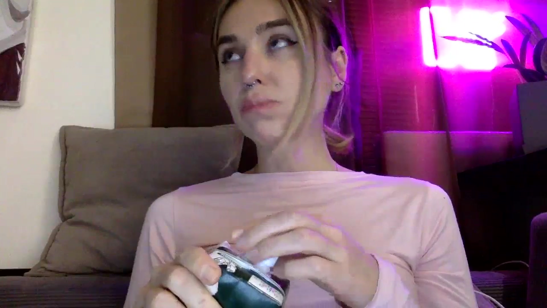 Gallery image thumbnail from EgoisticKitty's myfreecams stream on, 01/09/2024, 14:52 image 11 of 20