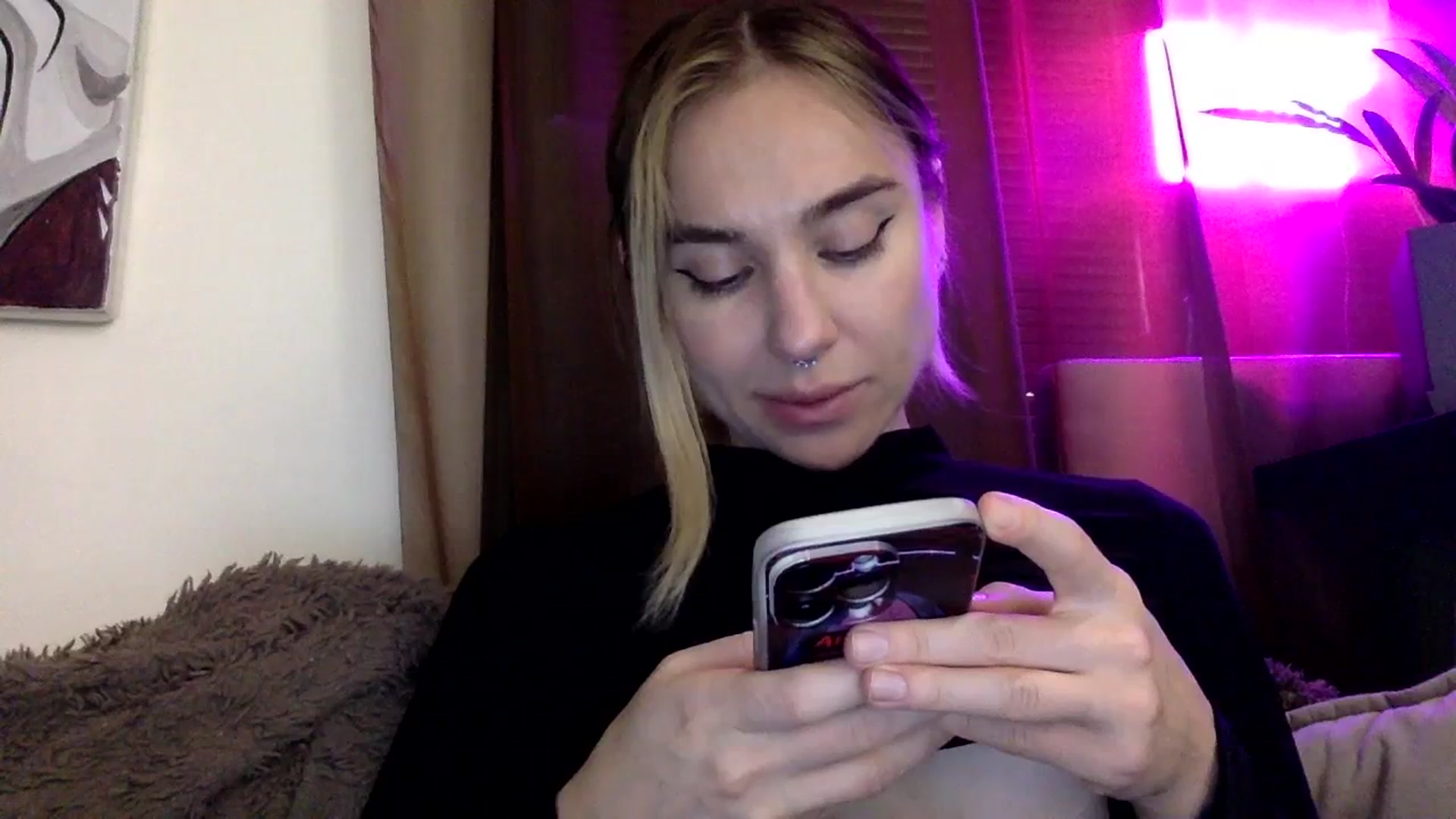 Gallery image thumbnail from EgoisticKitty's myfreecams stream on, 01/09/2024, 17:42 image 7 of 20