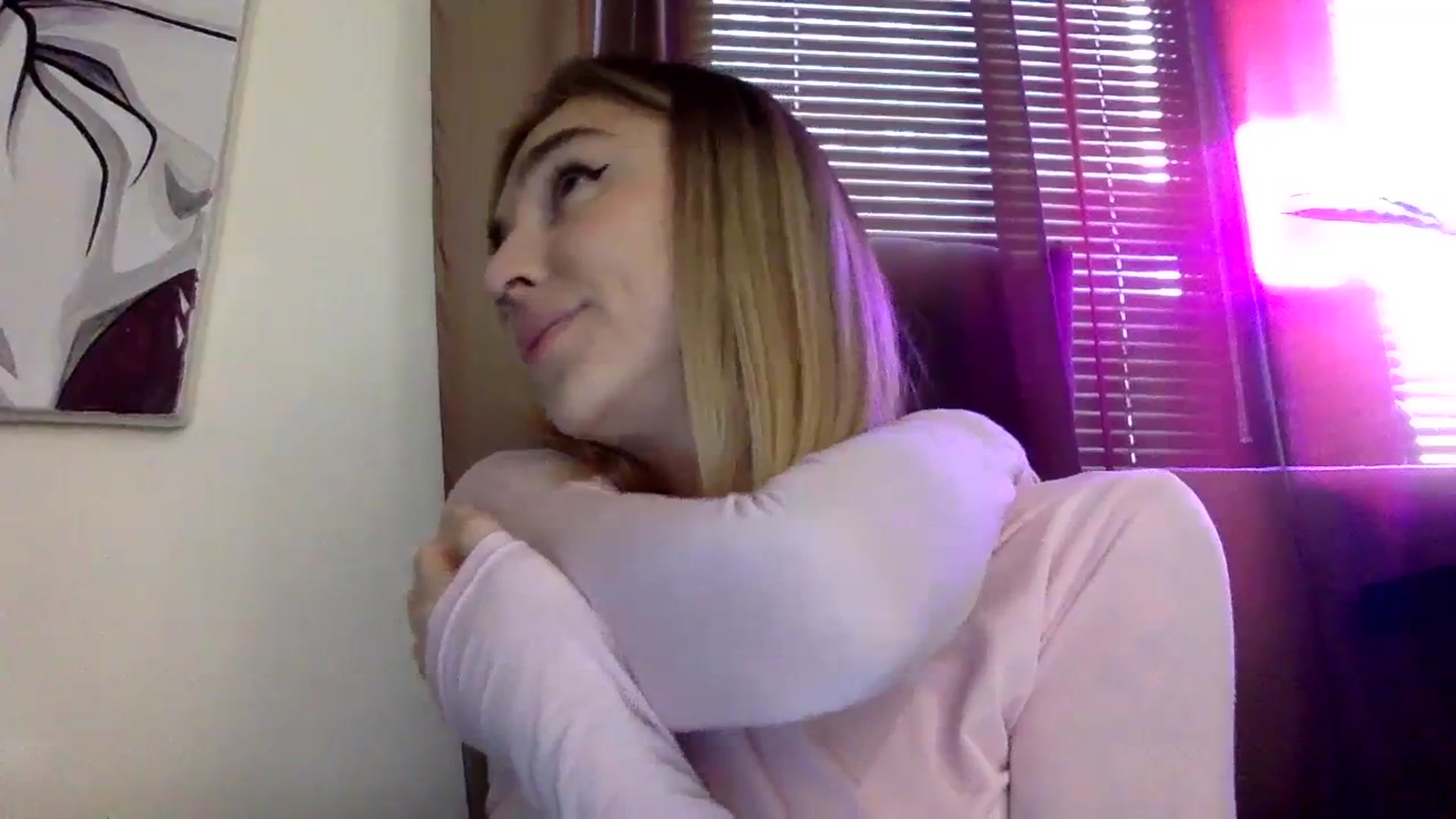 Gallery image thumbnail from EgoisticKitty's myfreecams stream on, 01/10/2024, 08:46 image 3 of 20
