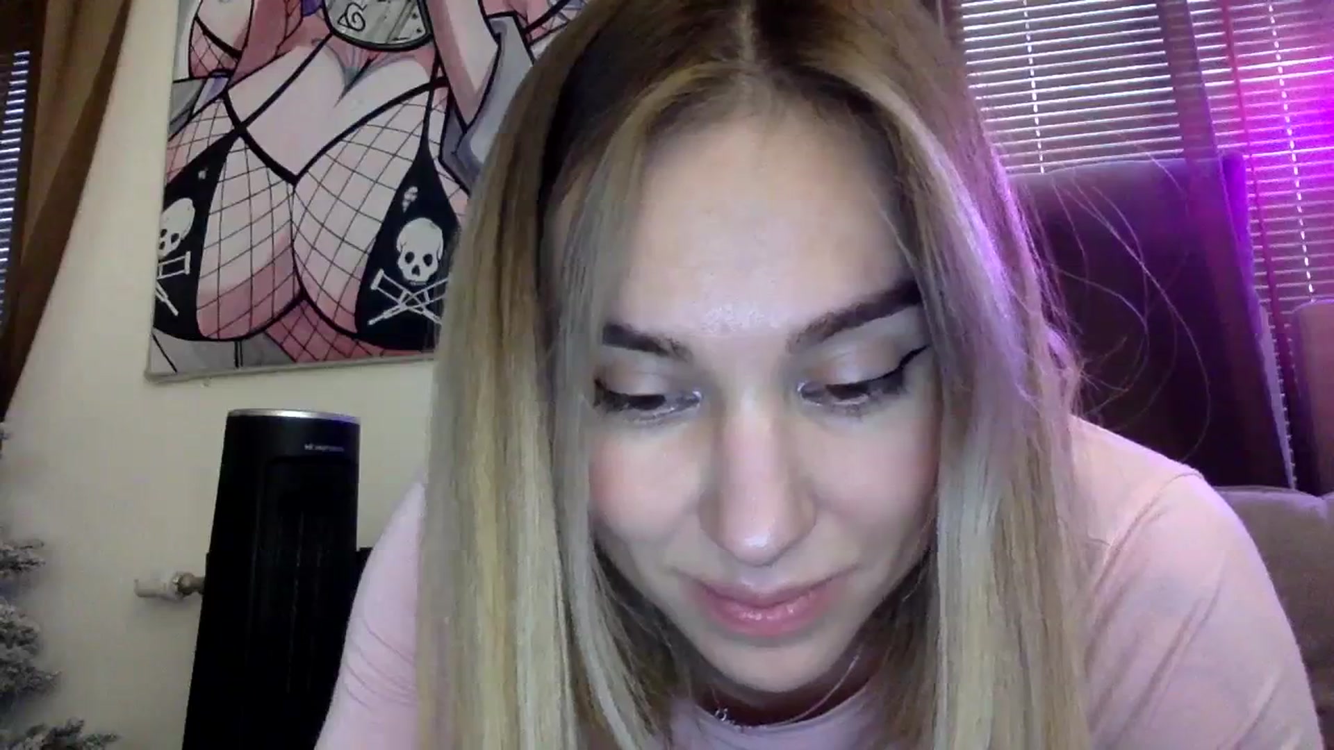 Gallery image thumbnail from EgoisticKitty's myfreecams stream on, 01/10/2024, 09:26 image 2 of 20