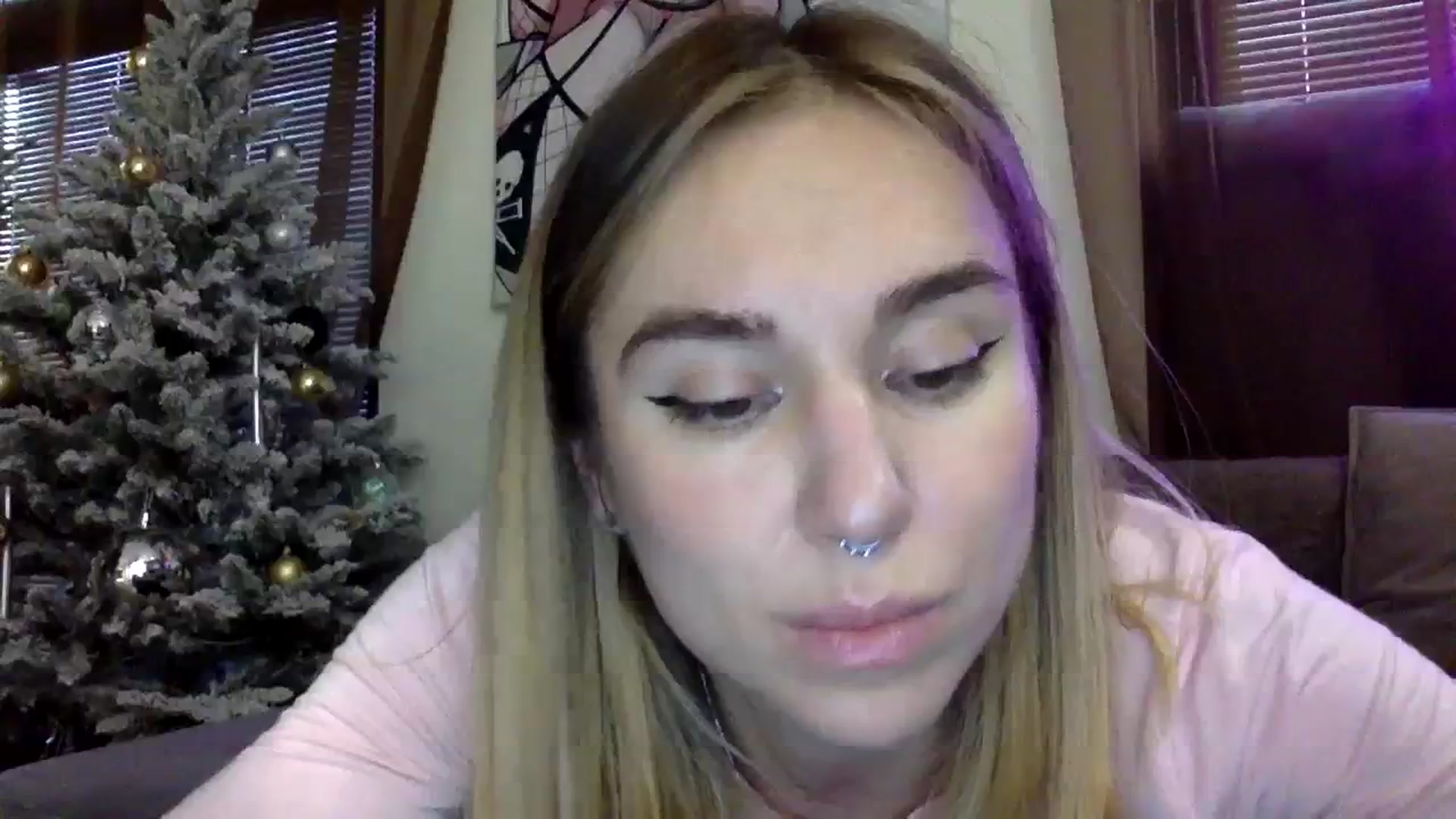 Gallery image thumbnail from EgoisticKitty's myfreecams stream on, 01/10/2024, 09:26 image 4 of 20