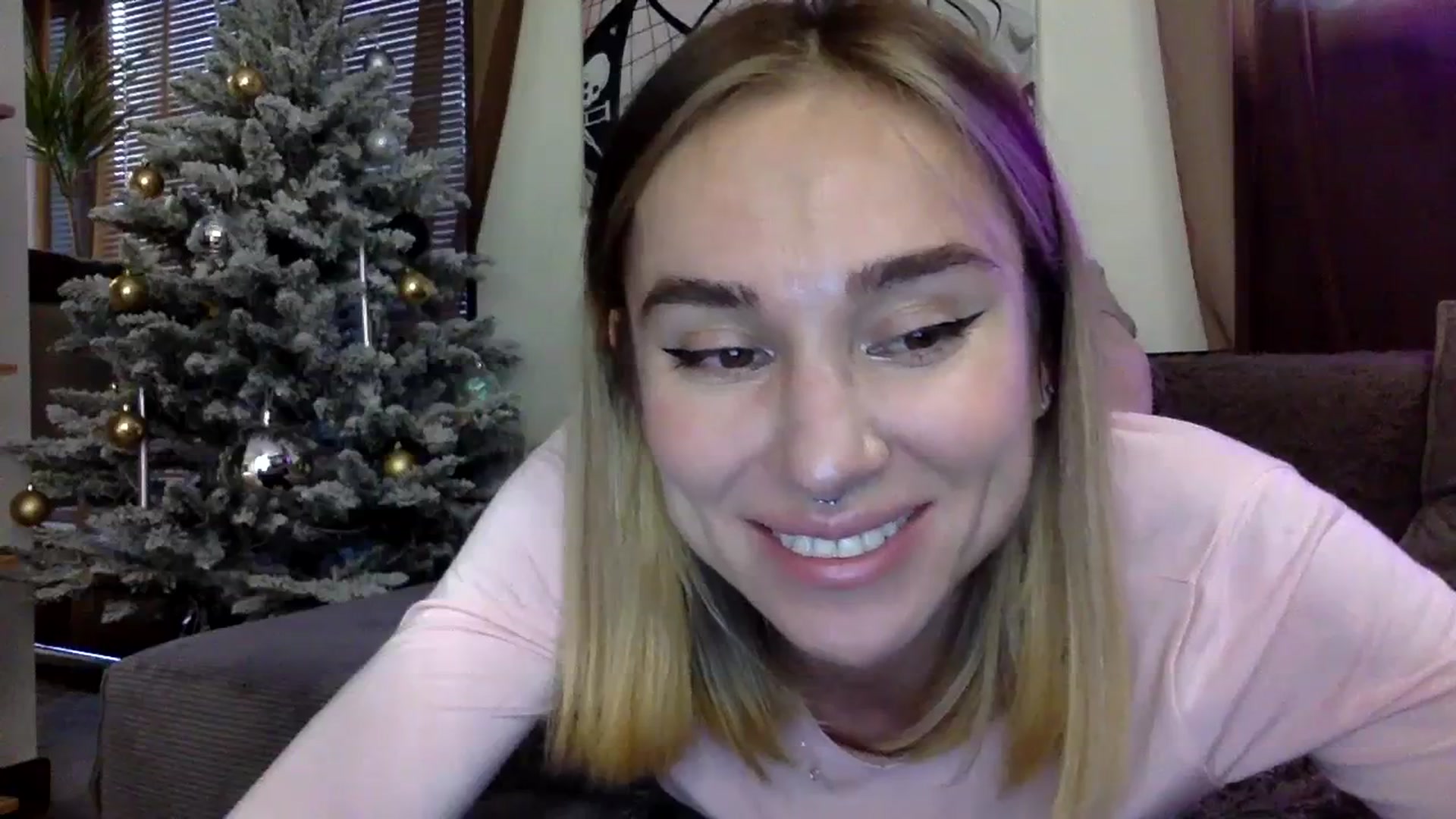 Gallery image thumbnail from EgoisticKitty's myfreecams stream on, 01/10/2024, 09:26 image 10 of 20