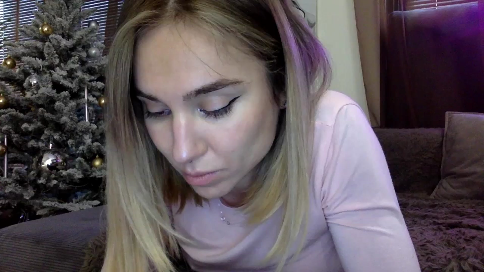 Gallery image thumbnail from EgoisticKitty's myfreecams stream on, 01/10/2024, 09:26 image 7 of 20