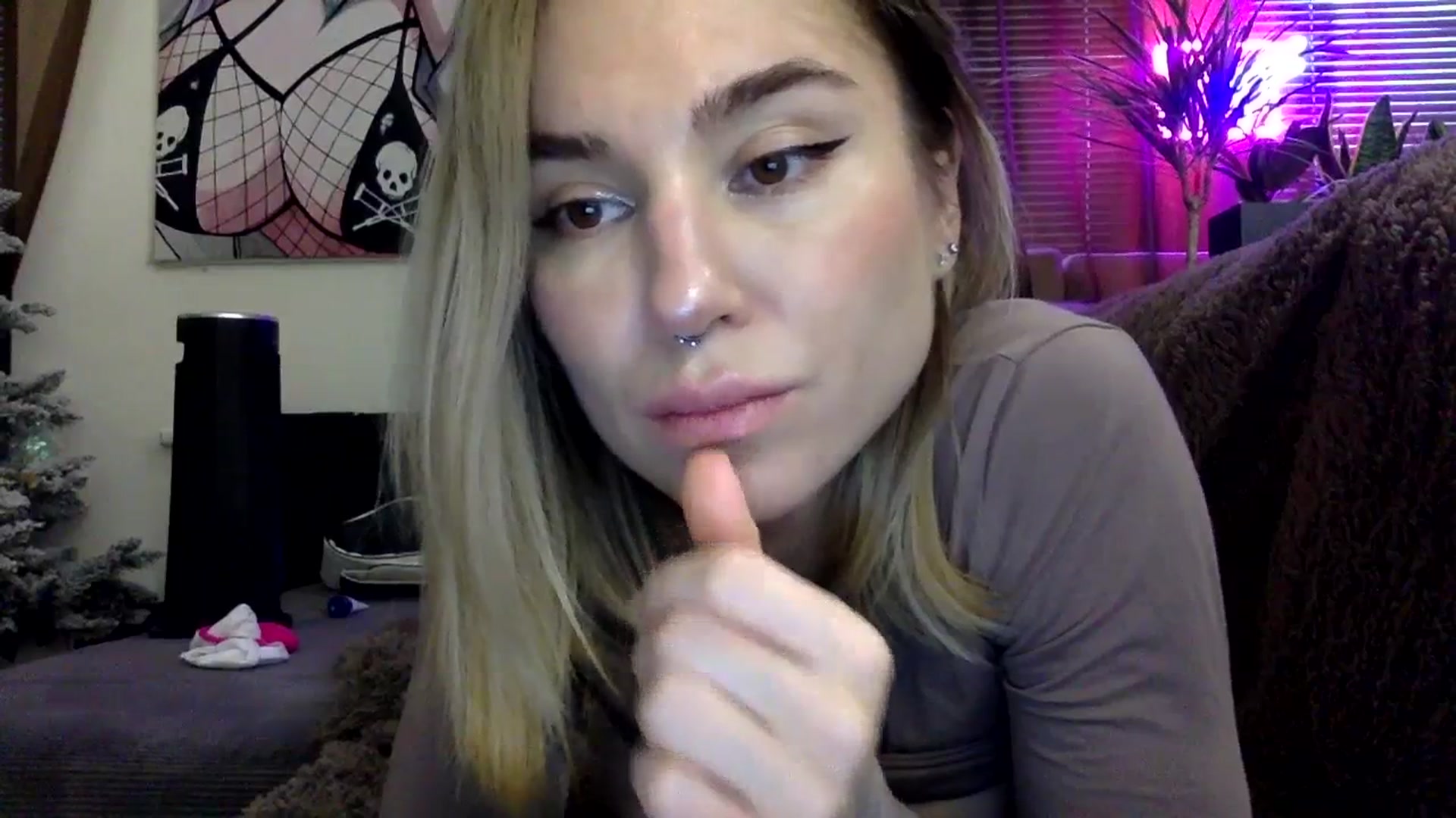 Gallery image thumbnail from EgoisticKitty's myfreecams stream on, 01/11/2024, 08:40 image 12 of 20