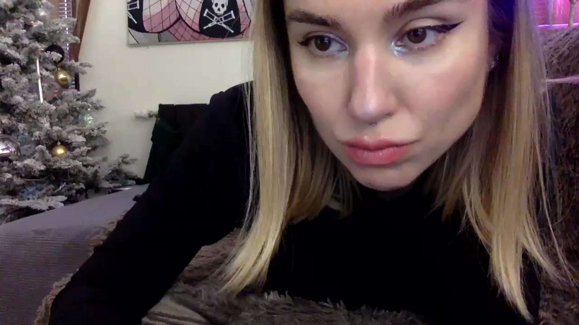 Gallery image thumbnail from EgoisticKitty's myfreecams stream on, 01/12/2024, 10:21 image 15 of 20