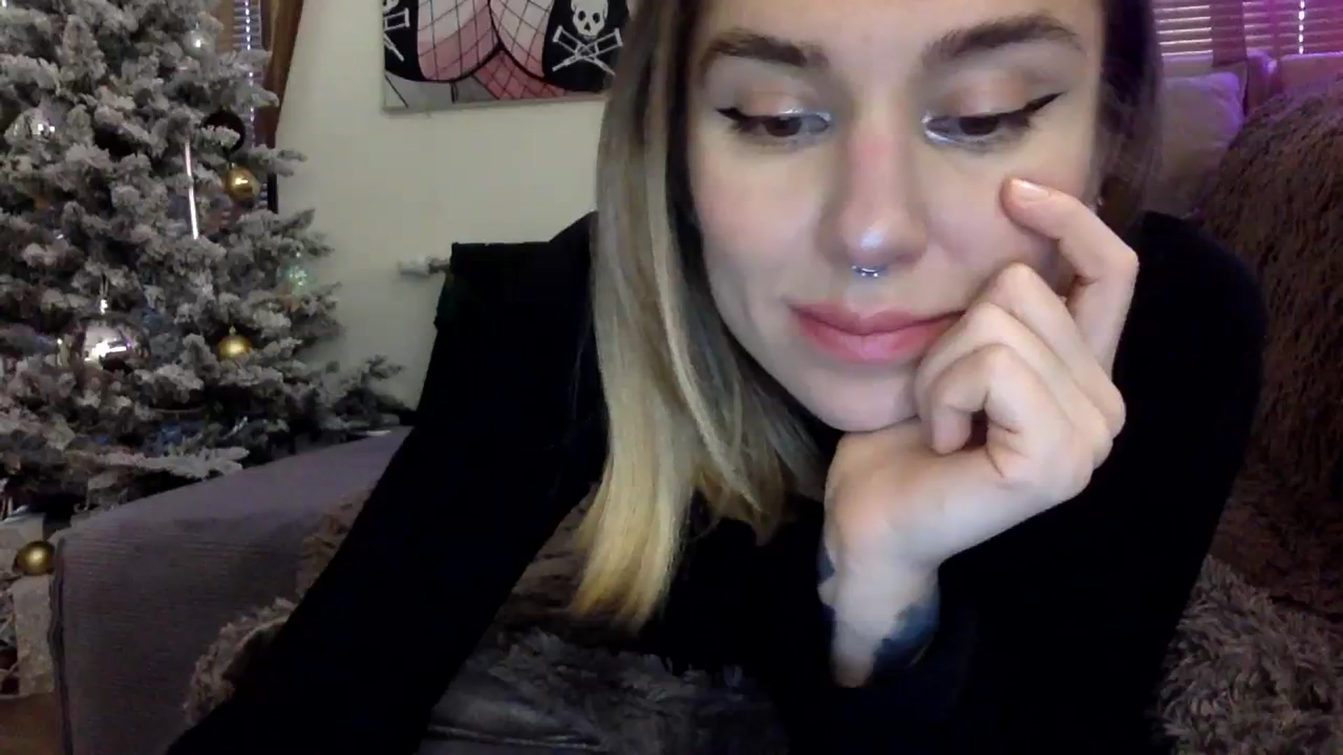 Gallery image thumbnail from EgoisticKitty's myfreecams stream on, 01/12/2024, 10:21 image 17 of 20