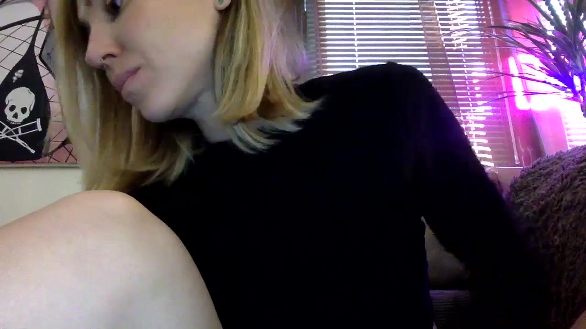 Gallery image thumbnail from EgoisticKitty's myfreecams stream on, 01/12/2024, 10:21 image 12 of 20