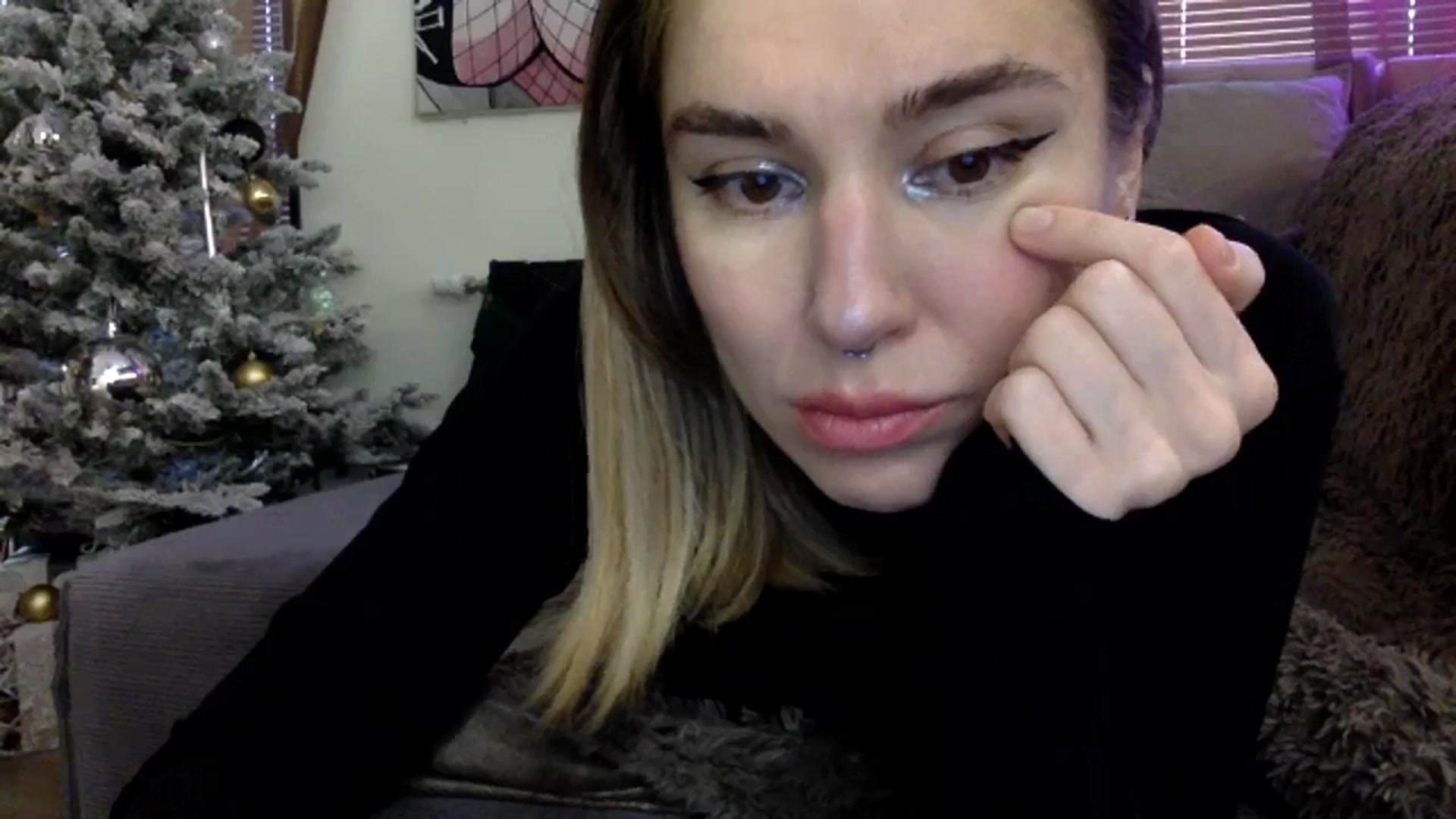 Gallery image thumbnail from EgoisticKitty's myfreecams stream on, 01/12/2024, 10:21 image 16 of 20