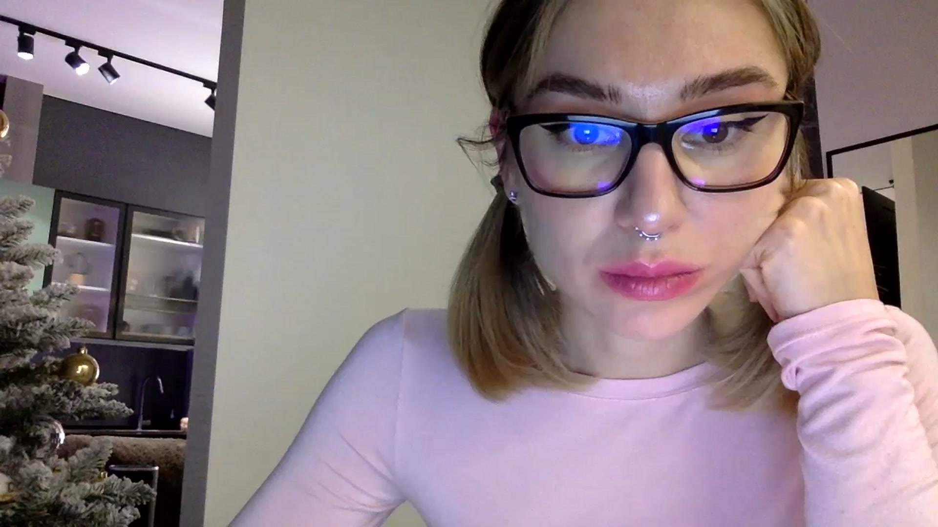 Gallery image thumbnail from EgoisticKitty's myfreecams stream on, 01/15/2024, 11:23 image 16 of 20