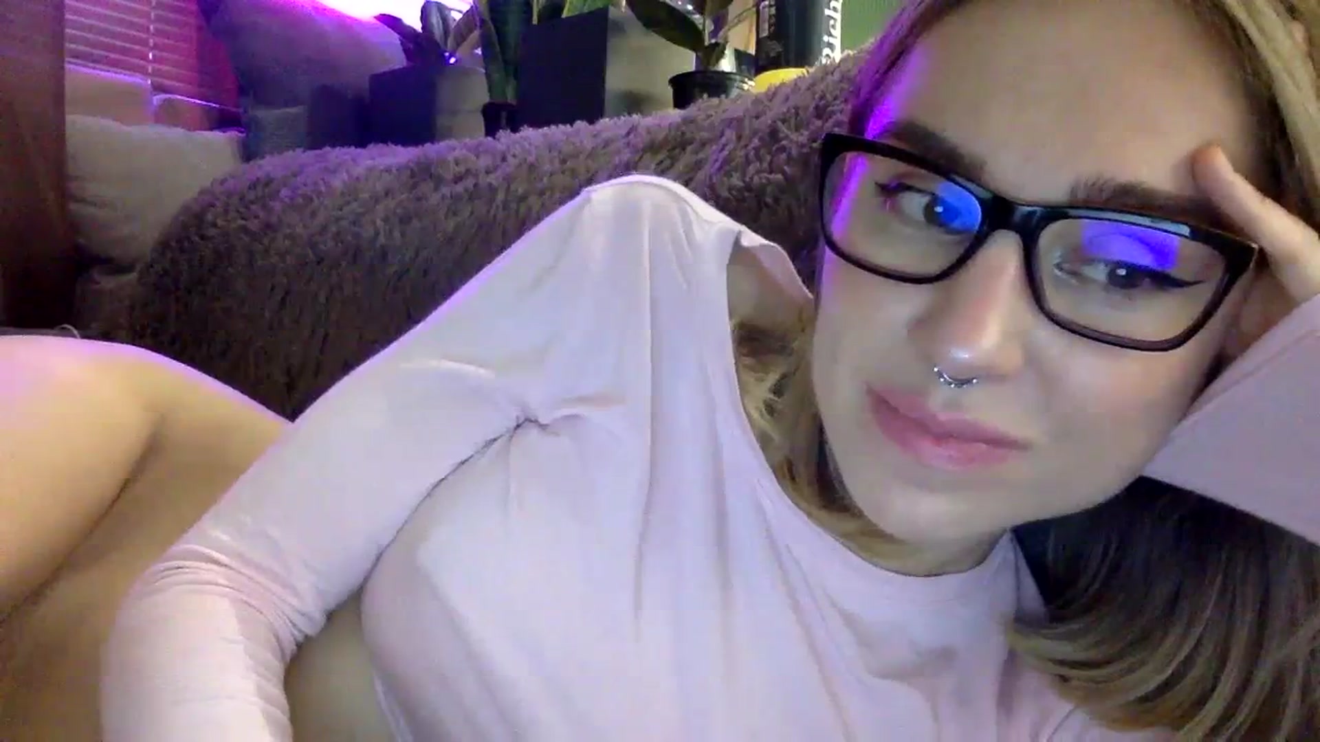 Gallery image thumbnail from EgoisticKitty's myfreecams stream on, 01/17/2024, 13:09 image 10 of 20
