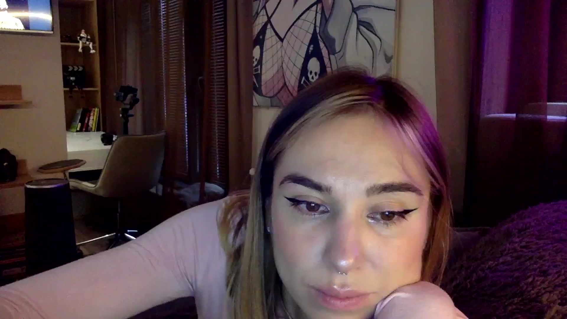 Gallery image thumbnail from EgoisticKitty's myfreecams stream on, 01/19/2024, 07:47 image 18 of 20