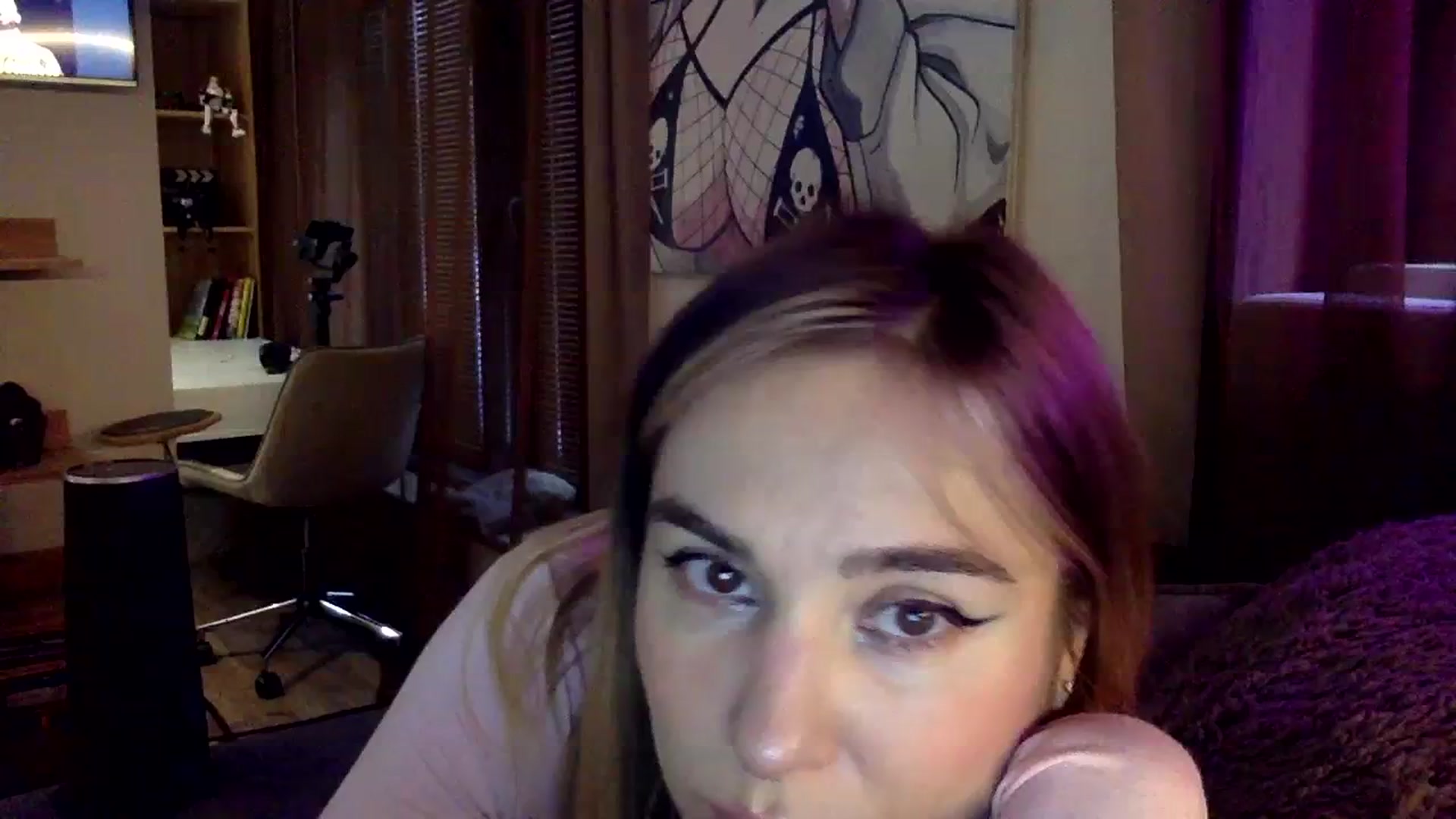 Gallery image thumbnail from EgoisticKitty's myfreecams stream on, 01/19/2024, 07:47 image 19 of 20