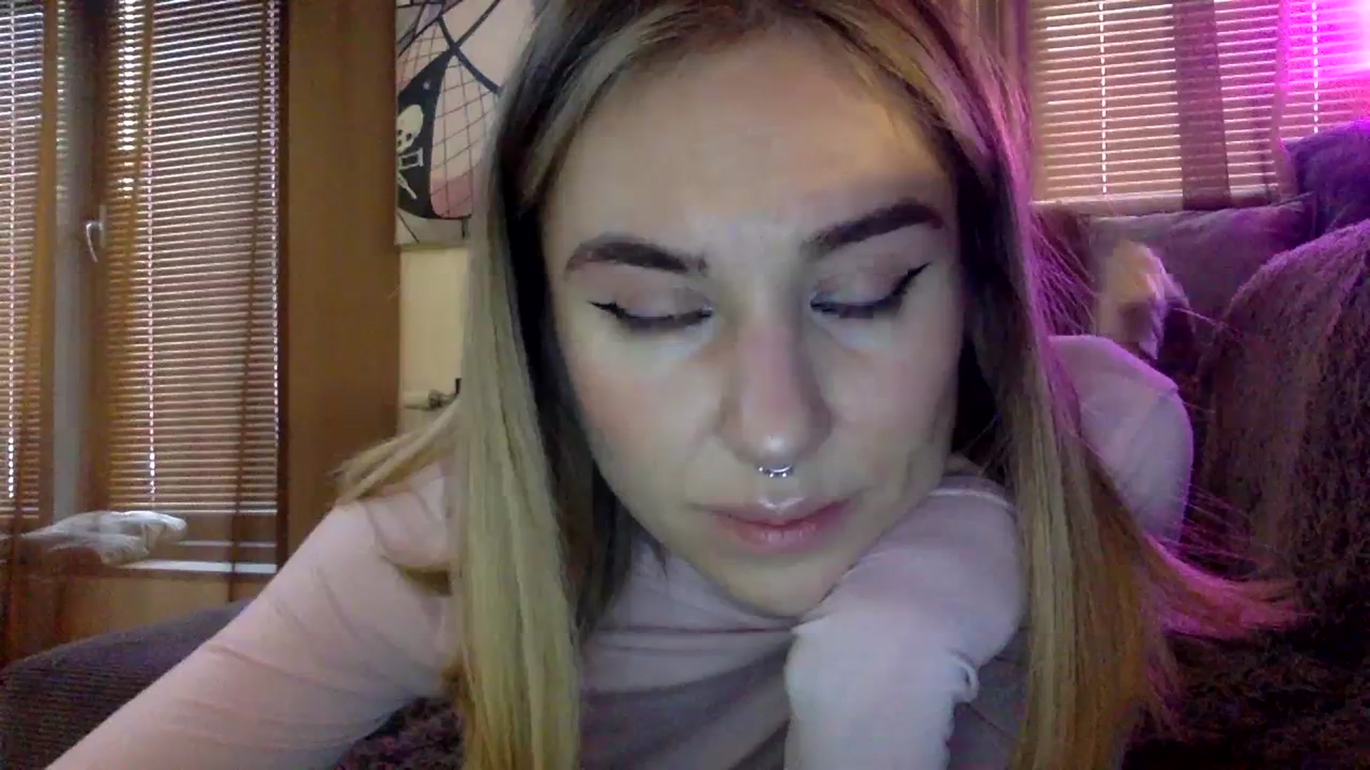 Gallery image thumbnail from EgoisticKitty's myfreecams stream on, 01/20/2024, 08:34 image 17 of 20
