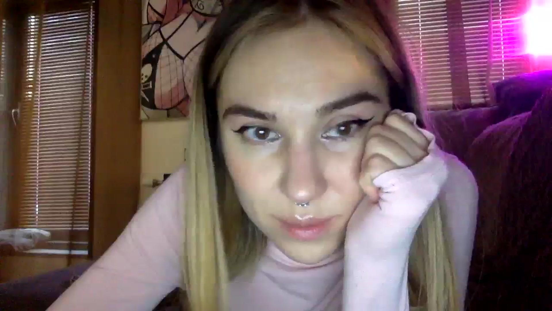 Gallery image thumbnail from EgoisticKitty's myfreecams stream on, 01/20/2024, 08:34 image 8 of 20
