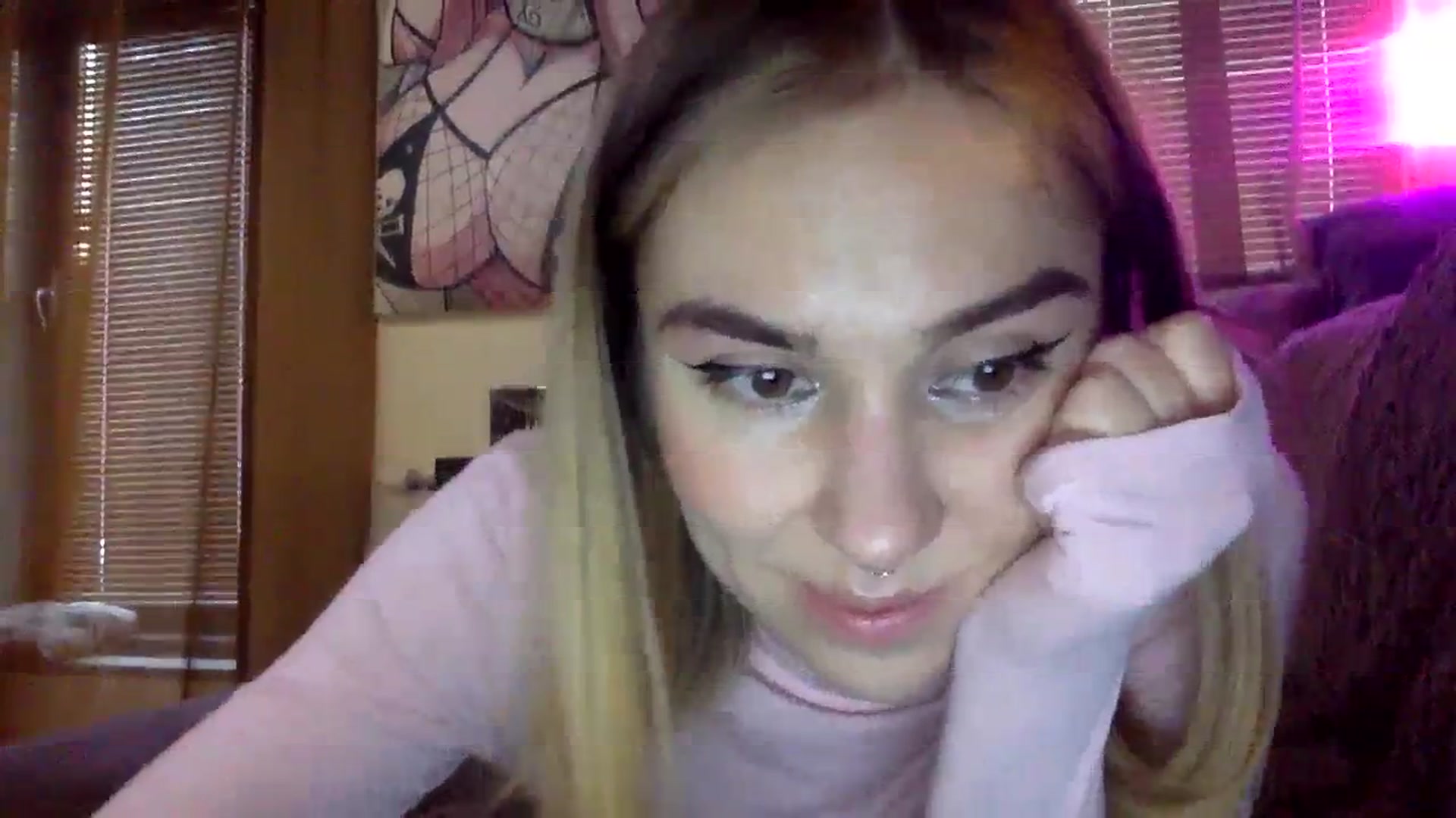 Gallery image thumbnail from EgoisticKitty's myfreecams stream on, 01/20/2024, 08:34 image 6 of 20