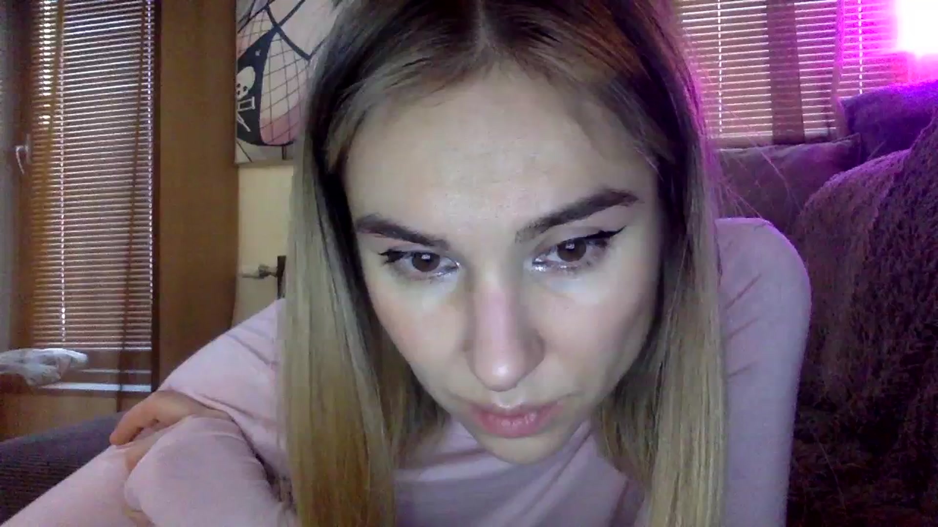 Gallery image thumbnail from EgoisticKitty's myfreecams stream on, 01/20/2024, 08:34 image 12 of 20