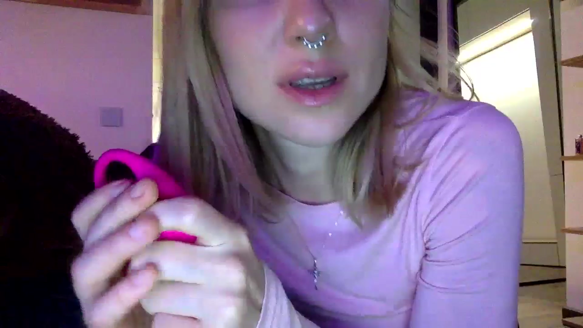Gallery image thumbnail from EgoisticKitty's myfreecams stream on, 01/21/2024, 13:42 image 17 of 20