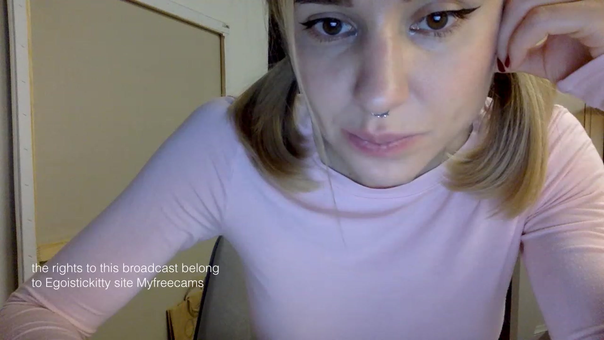 Gallery image thumbnail from EgoisticKitty's myfreecams stream on, 01/25/2024, 16:32 image 17 of 20