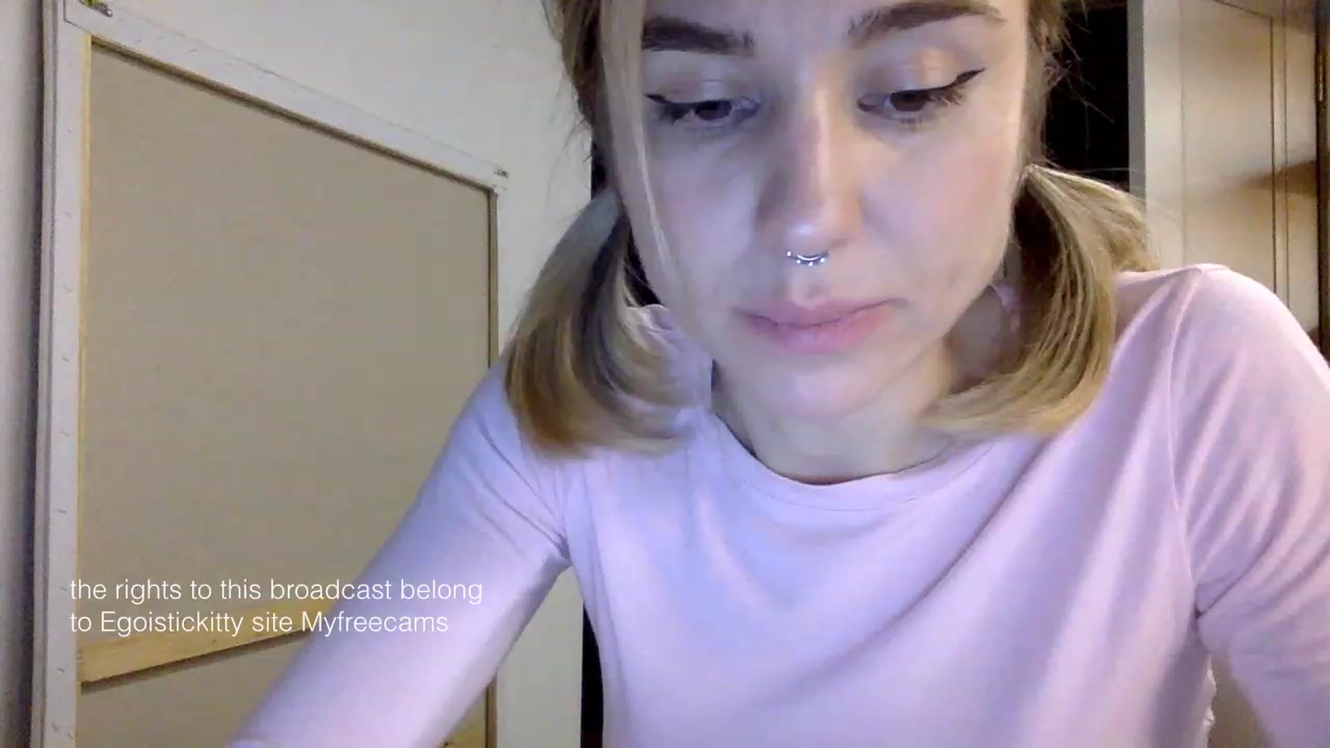 Gallery image thumbnail from EgoisticKitty's myfreecams stream on, 01/25/2024, 16:32 image 16 of 20