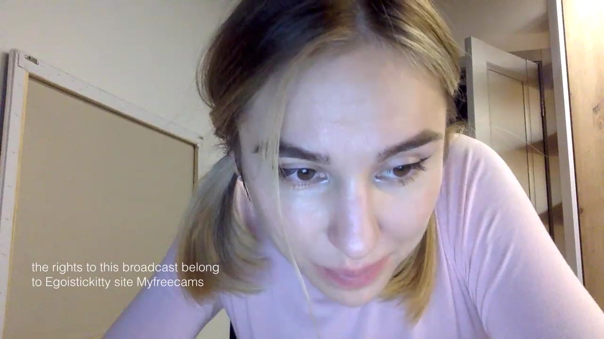 Gallery image thumbnail from EgoisticKitty's myfreecams stream on, 01/25/2024, 16:32 image 8 of 20