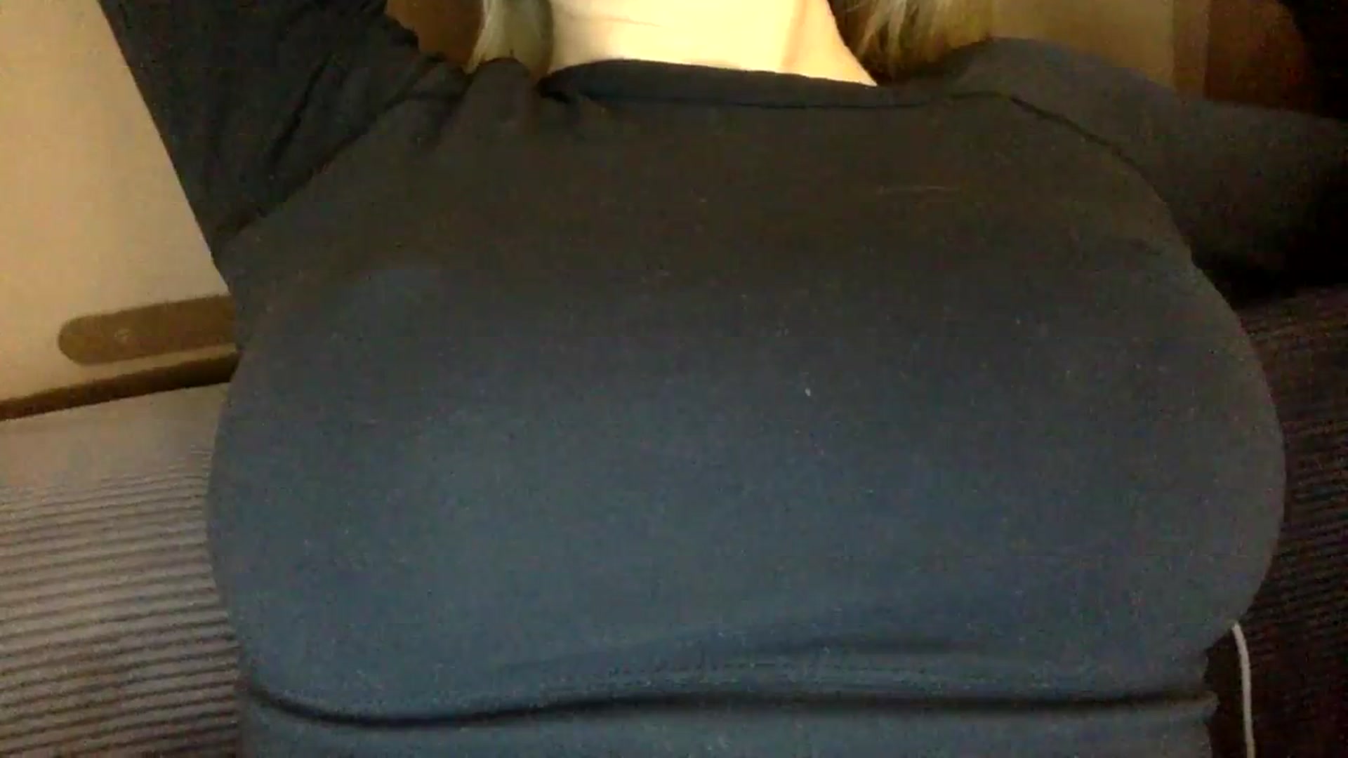 Gallery image thumbnail from EgoisticKitty's myfreecams stream on, 03/08/2024, 14:17 image 14 of 20