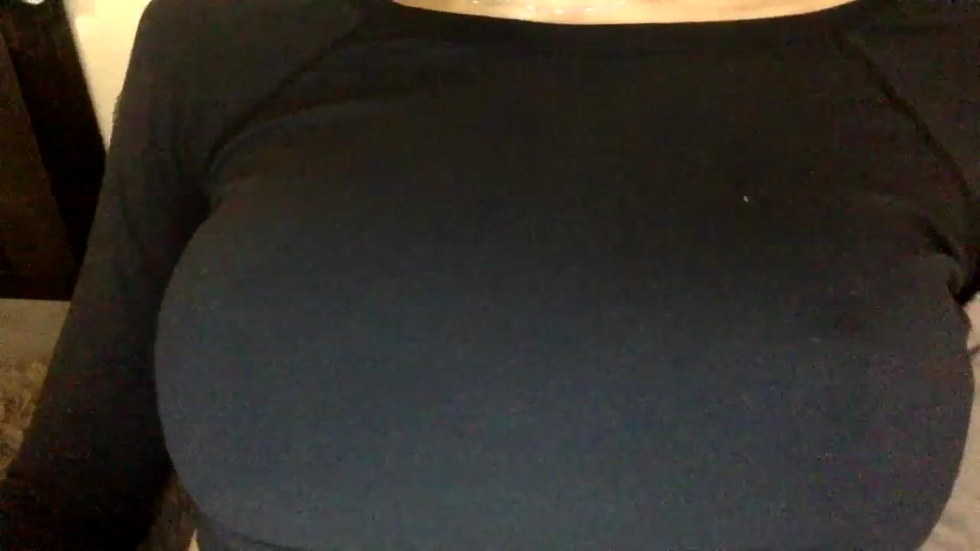 Gallery image thumbnail from EgoisticKitty's myfreecams stream on, 03/24/2024, 13:03 image 13 of 20
