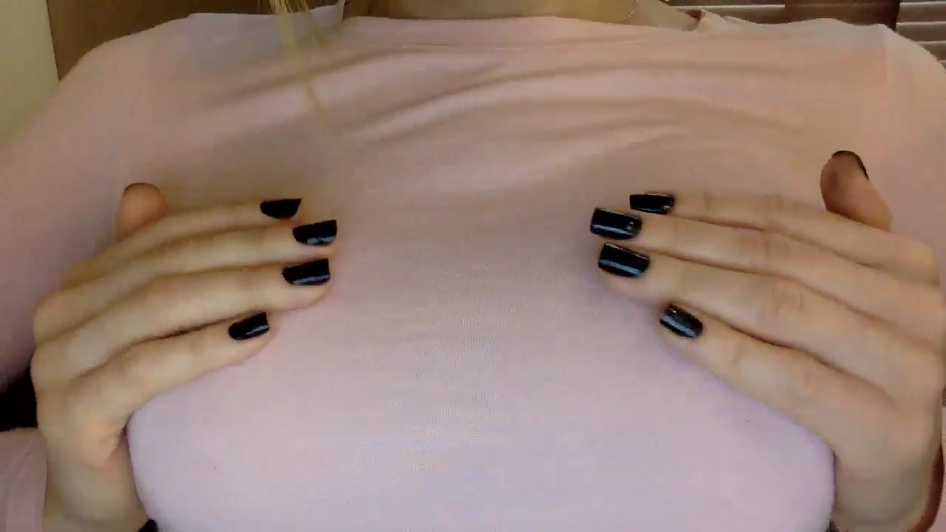Gallery image thumbnail from EgoisticKitty's myfreecams stream on, 05/02/2024, 12:14 image 13 of 20