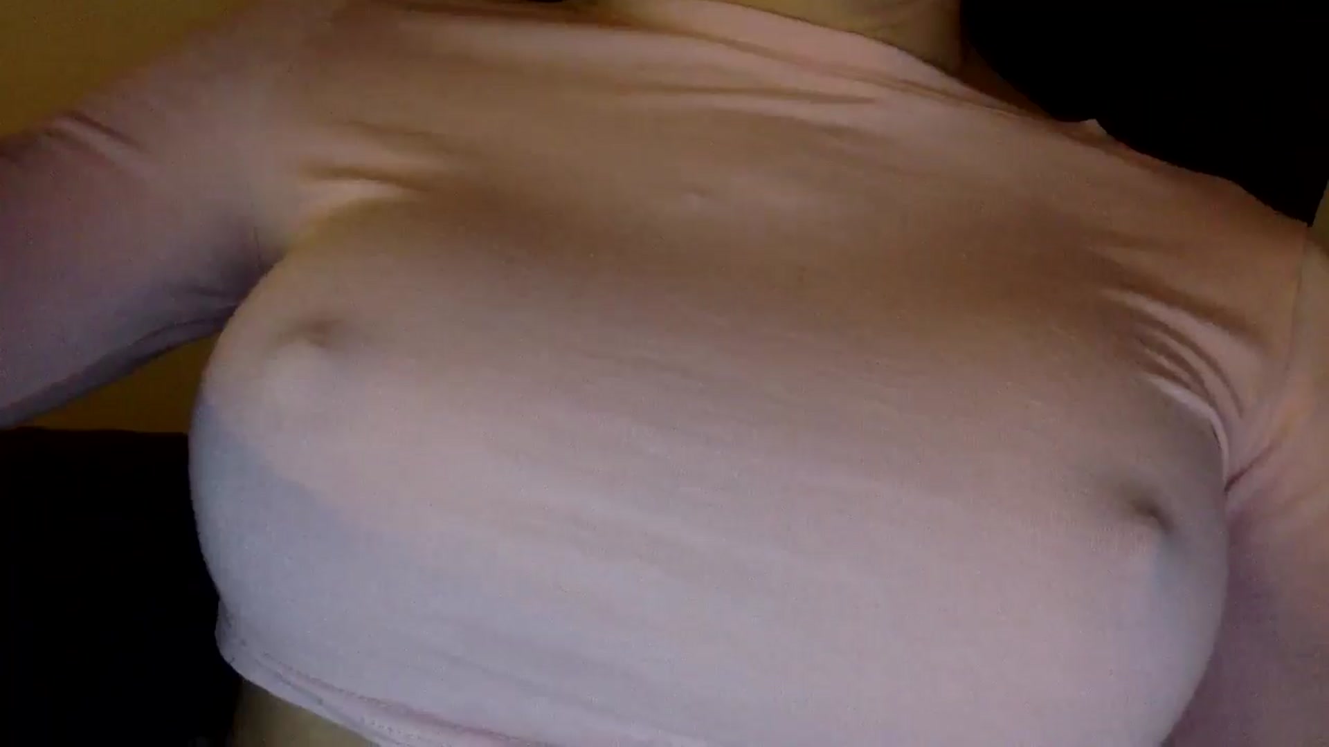 Gallery image thumbnail from EgoisticKitty's myfreecams stream on, 05/03/2024, 08:34 image 18 of 20