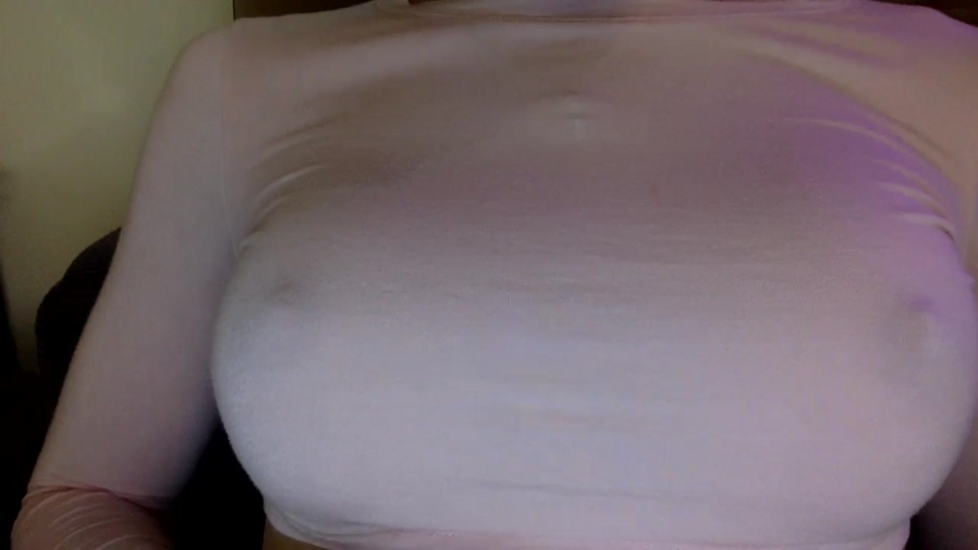 Gallery image thumbnail from EgoisticKitty's myfreecams stream on, 05/06/2024, 11:47 image 11 of 20