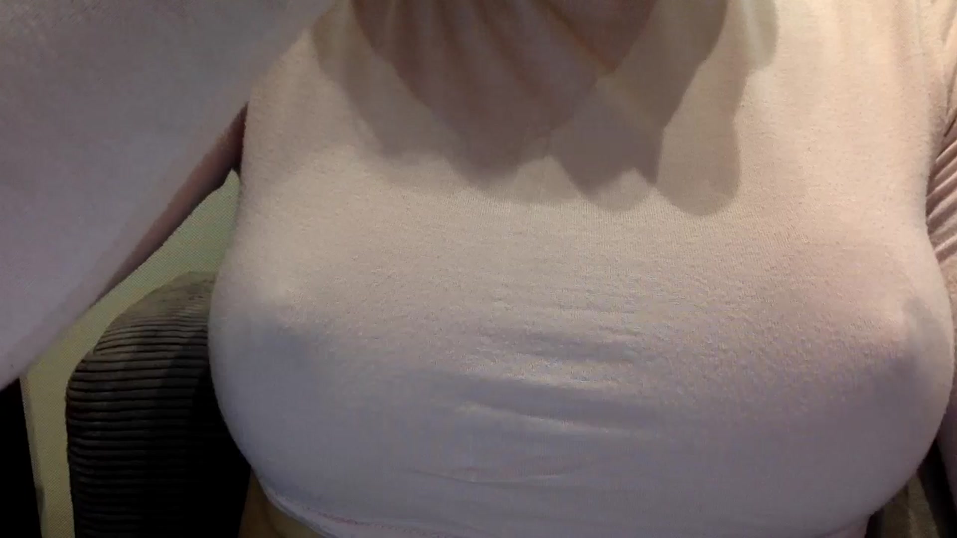 Gallery image thumbnail from EgoisticKitty's myfreecams stream on, 05/16/2024, 10:00 image 3 of 20