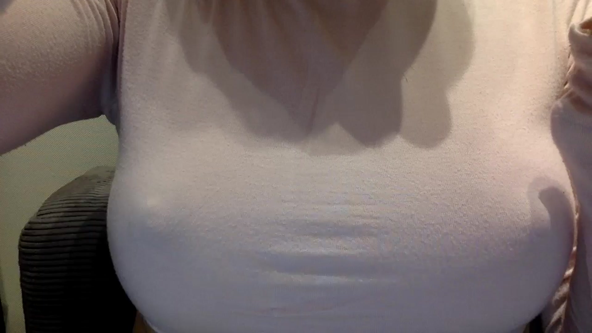 Gallery image thumbnail from EgoisticKitty's myfreecams stream on, 05/16/2024, 10:00 image 17 of 20