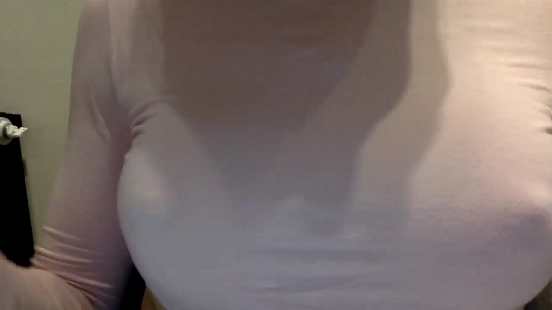 Gallery image thumbnail from EgoisticKitty's myfreecams stream on, 05/16/2024, 10:00 image 19 of 20