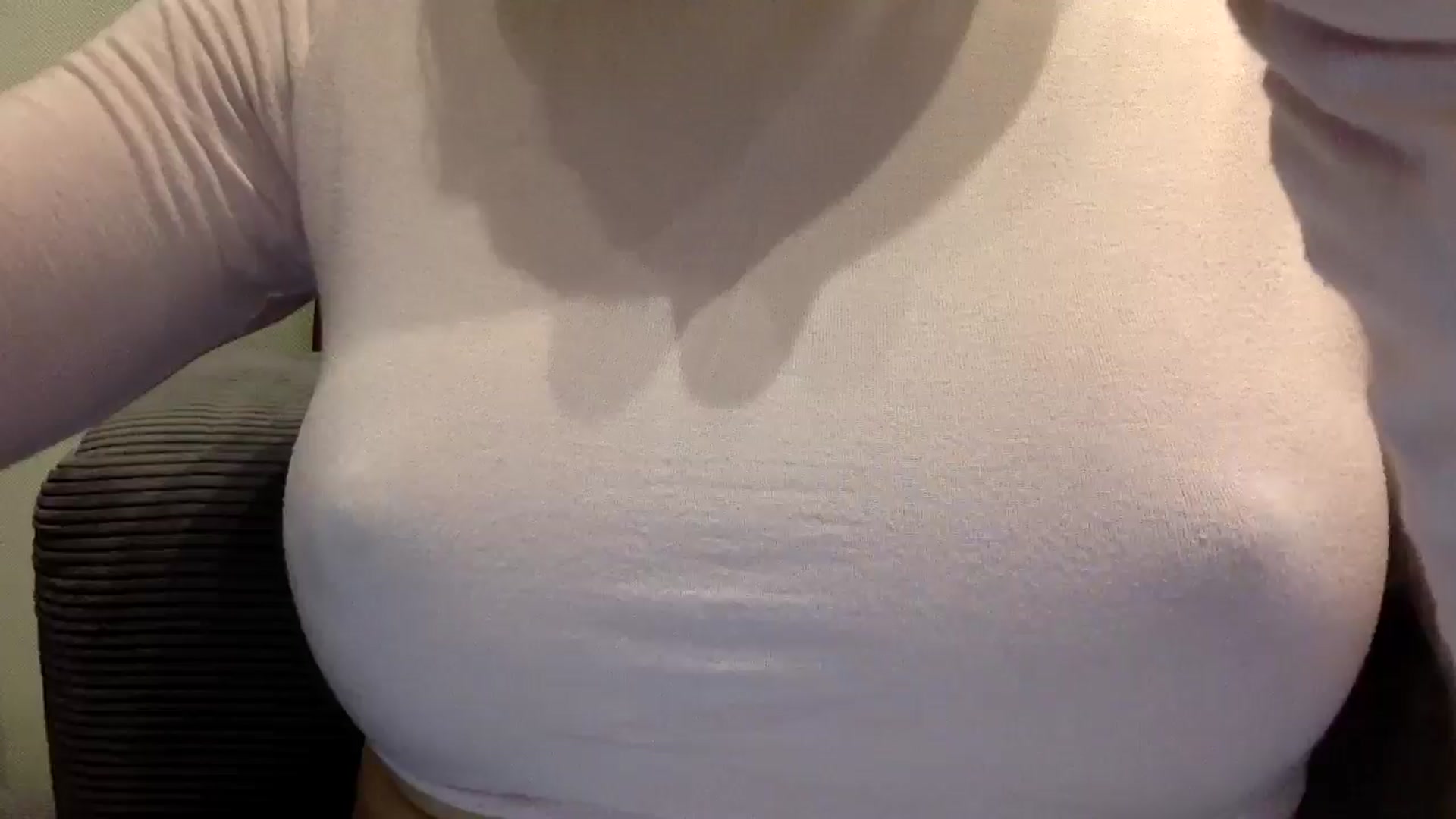 Gallery image thumbnail from EgoisticKitty's myfreecams stream on, 05/16/2024, 12:18 image 19 of 20