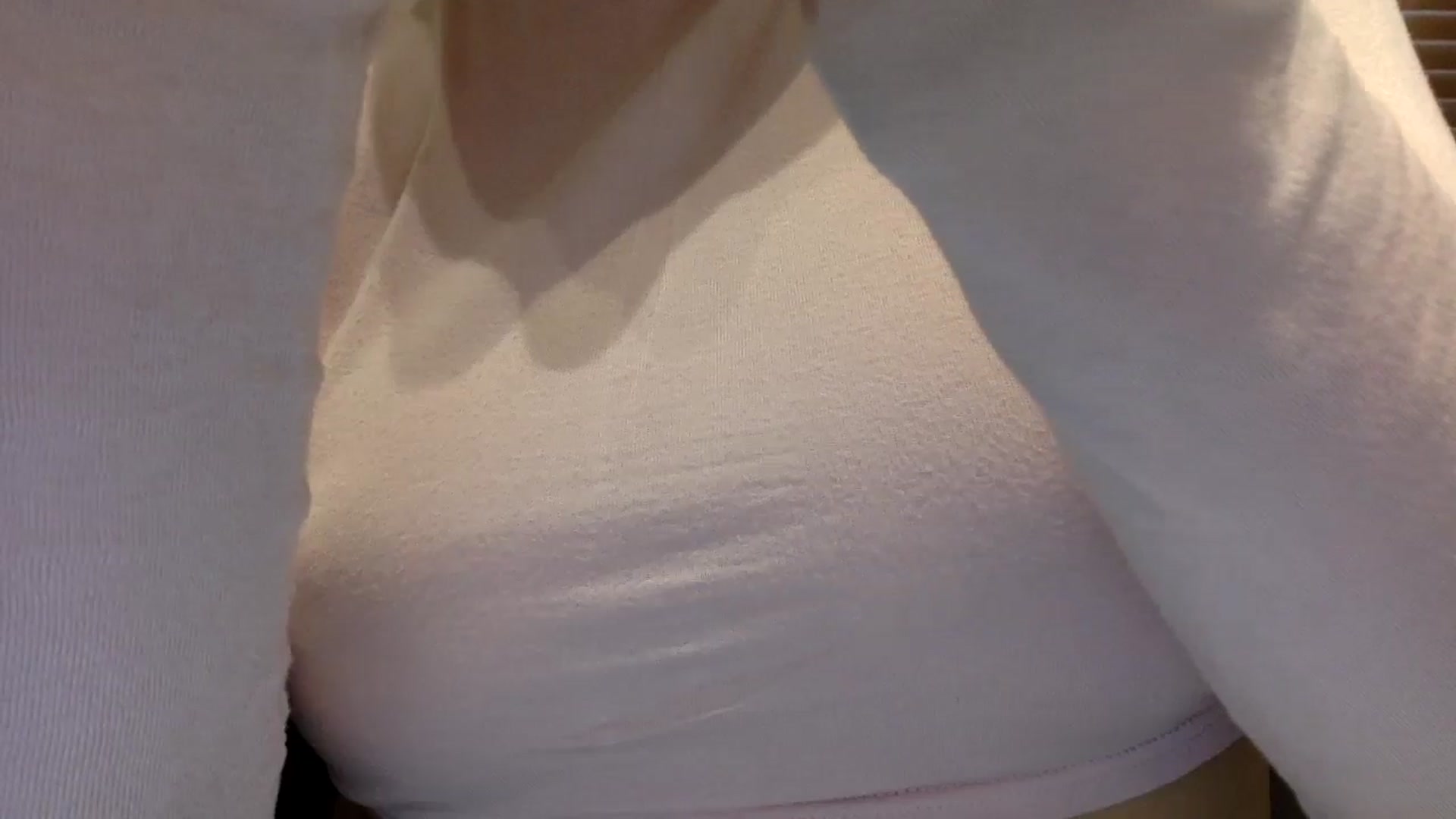 Gallery image thumbnail from EgoisticKitty's myfreecams stream on, 05/16/2024, 12:18 image 18 of 20