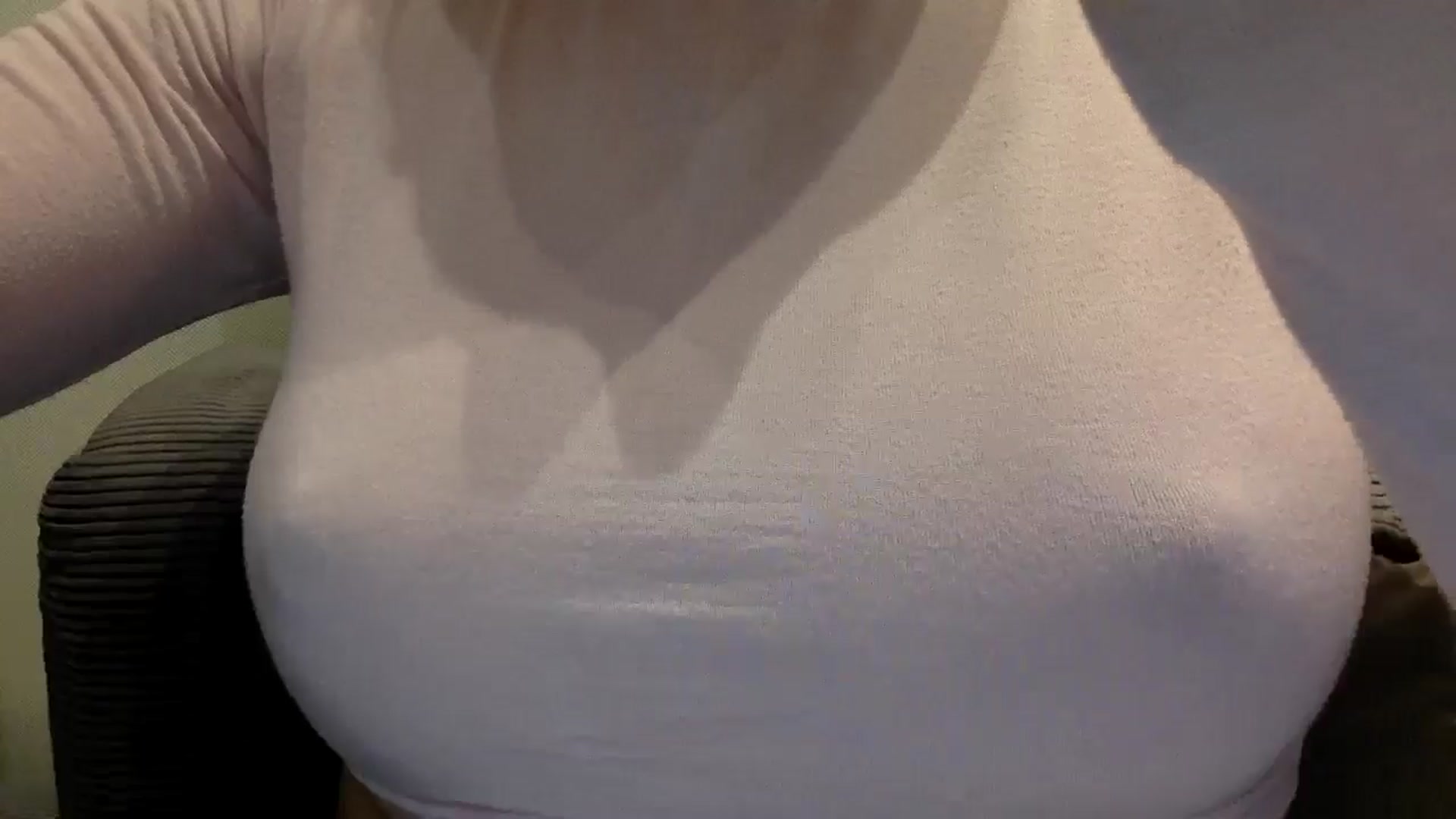 Gallery image thumbnail from EgoisticKitty's myfreecams stream on, 05/16/2024, 12:18 image 16 of 20