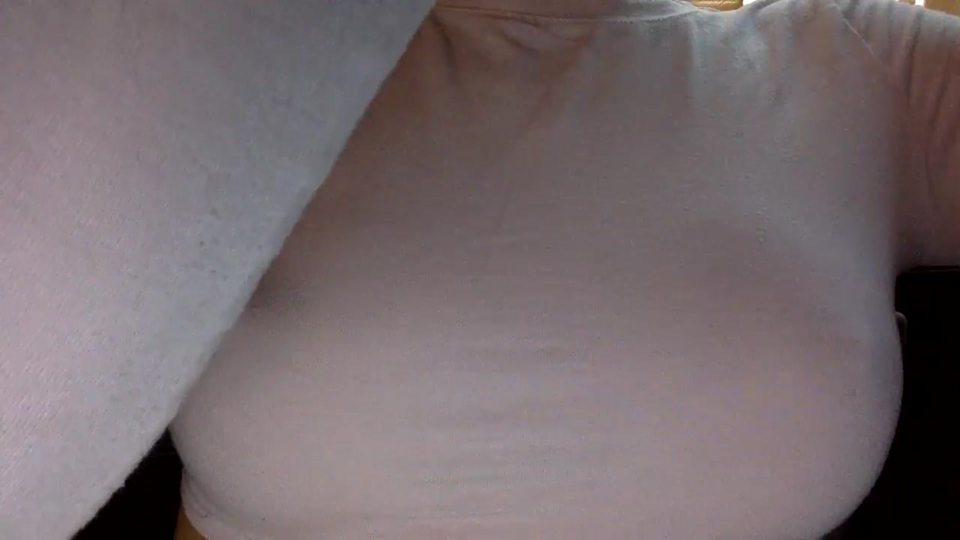 Gallery image thumbnail from EgoisticKitty's myfreecams stream on, 05/17/2024, 10:17 image 8 of 20