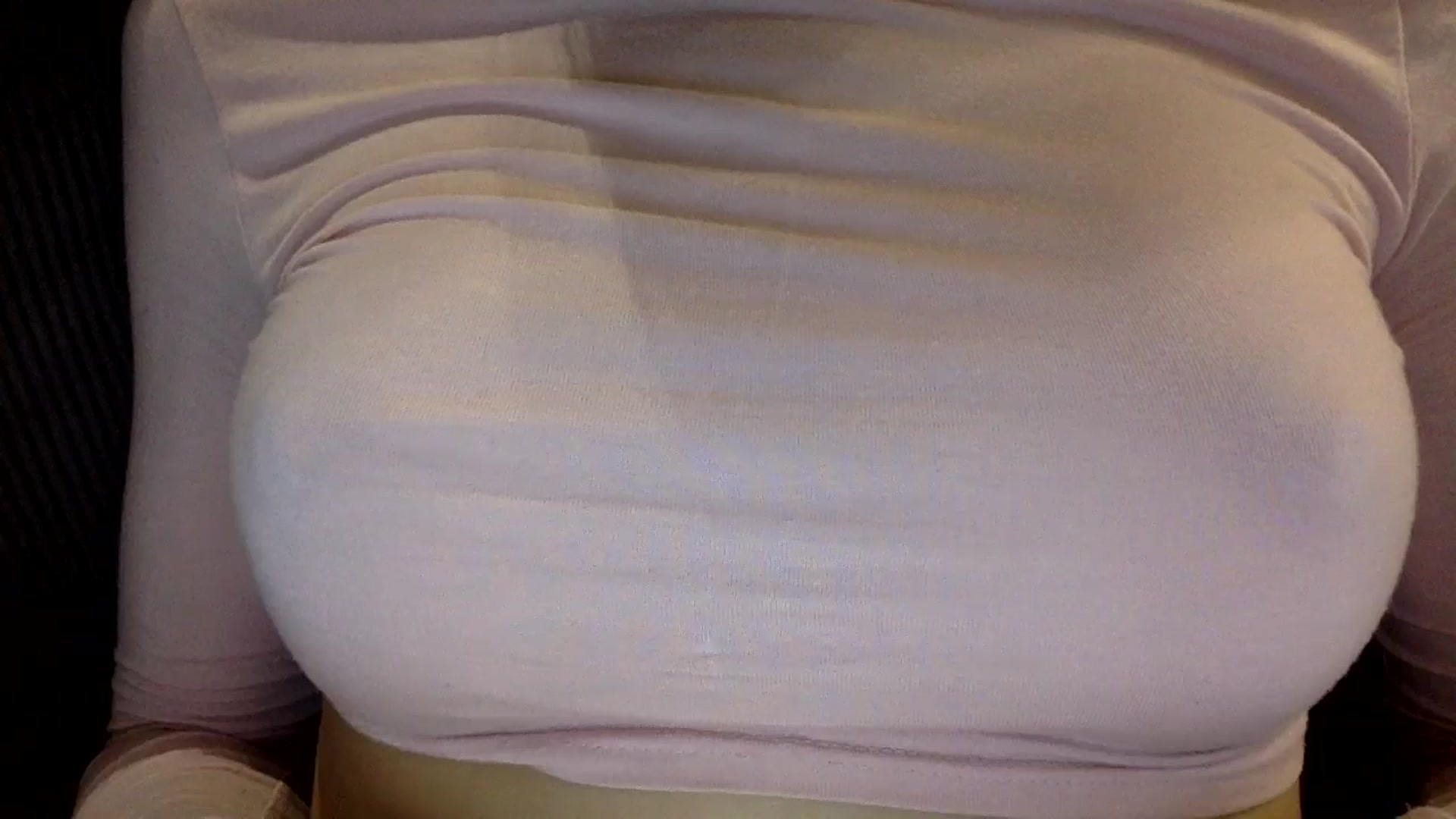 Gallery image thumbnail from EgoisticKitty's myfreecams stream on, 05/17/2024, 14:24 image 5 of 20
