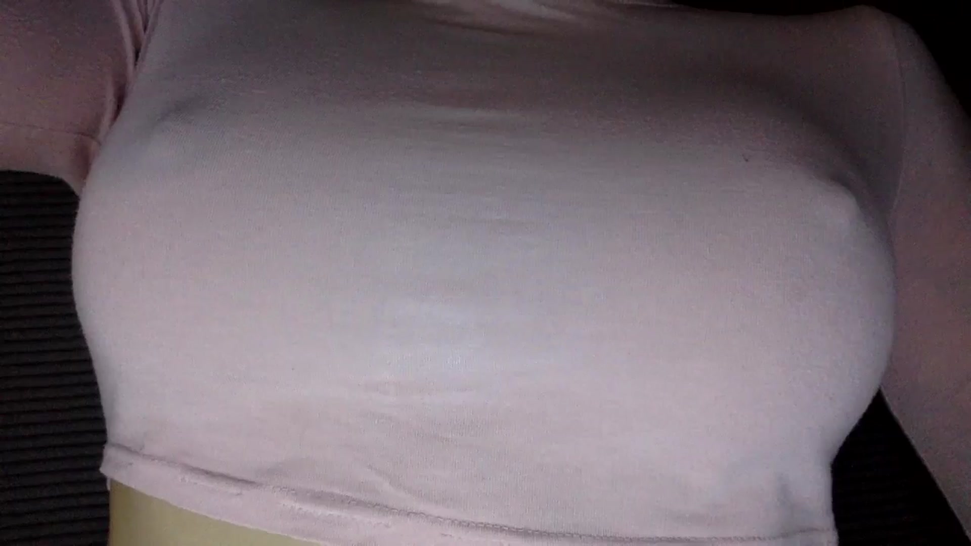 Gallery image thumbnail from EgoisticKitty's myfreecams stream on, 05/19/2024, 11:15 image 19 of 20