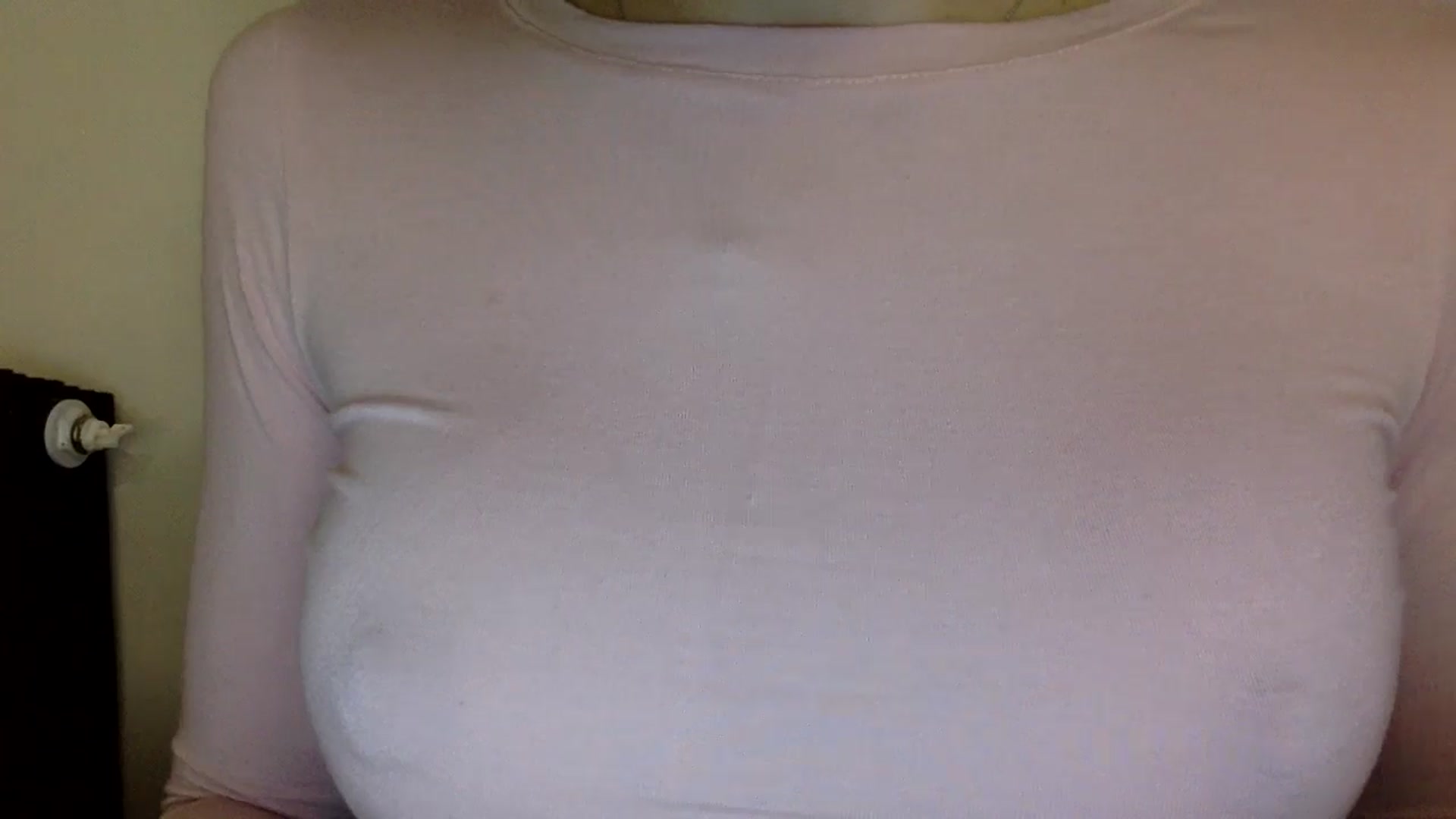 Gallery image thumbnail from EgoisticKitty's myfreecams stream on, 05/19/2024, 13:02 image 8 of 20