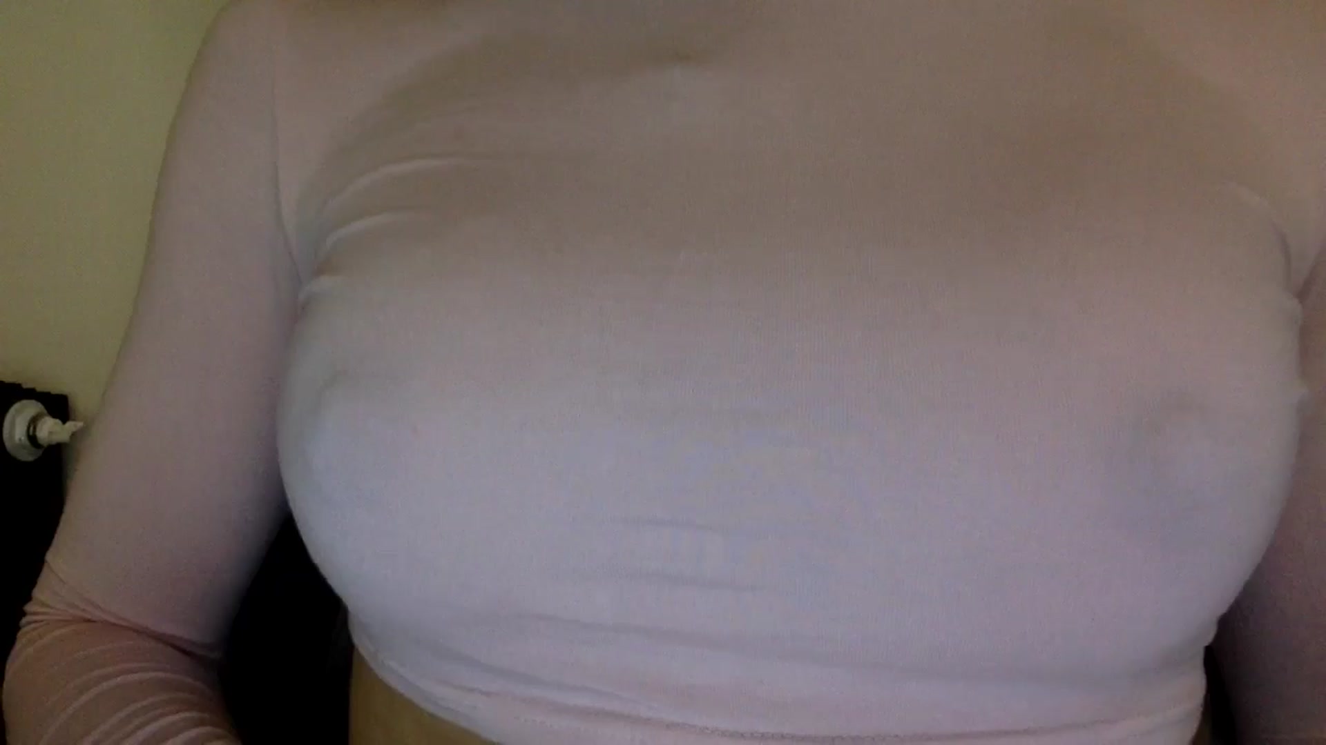 Gallery image thumbnail from EgoisticKitty's myfreecams stream on, 05/19/2024, 13:02 image 15 of 20