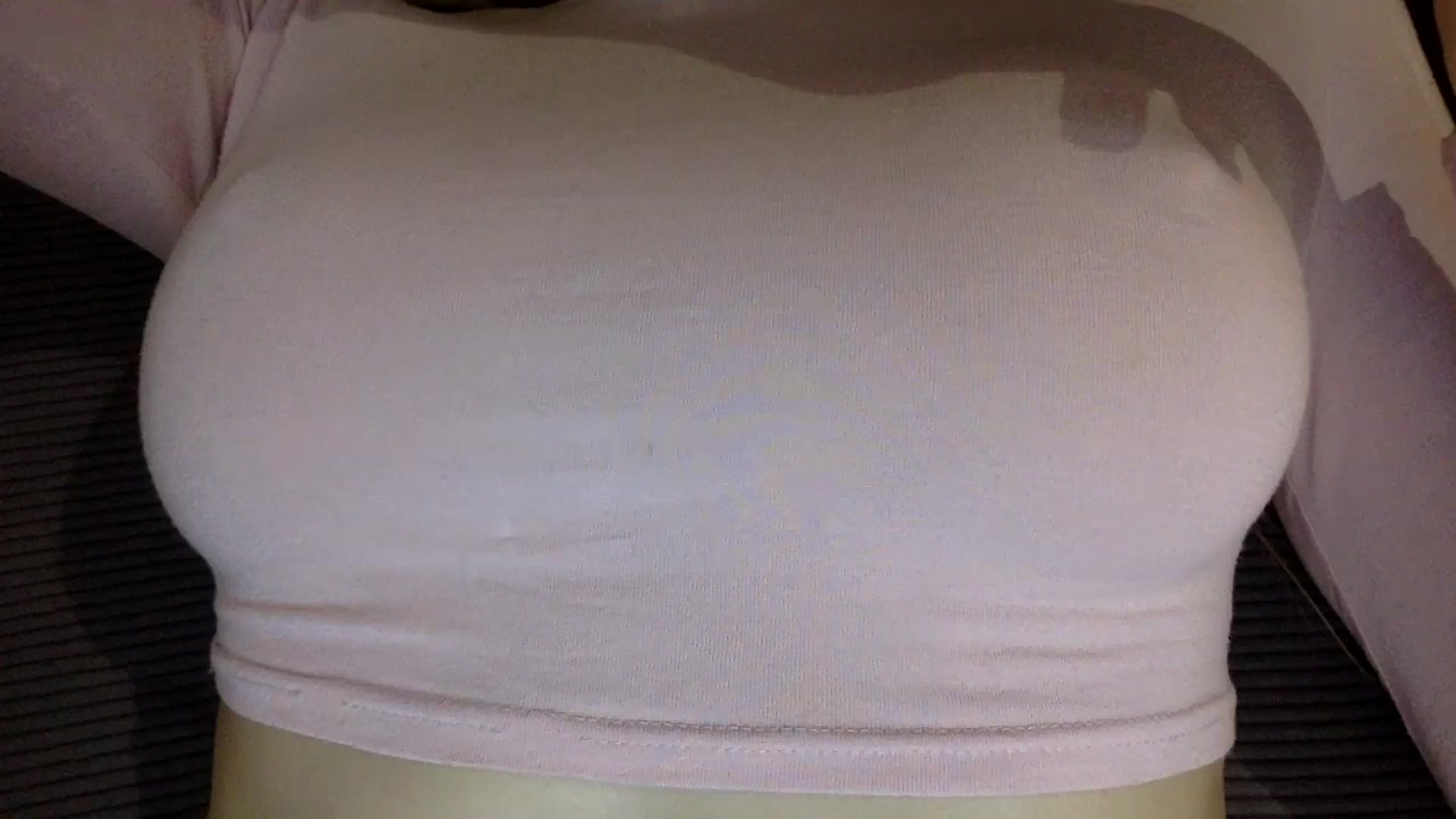 Gallery image thumbnail from EgoisticKitty's myfreecams stream on, 05/19/2024, 15:57 image 16 of 20