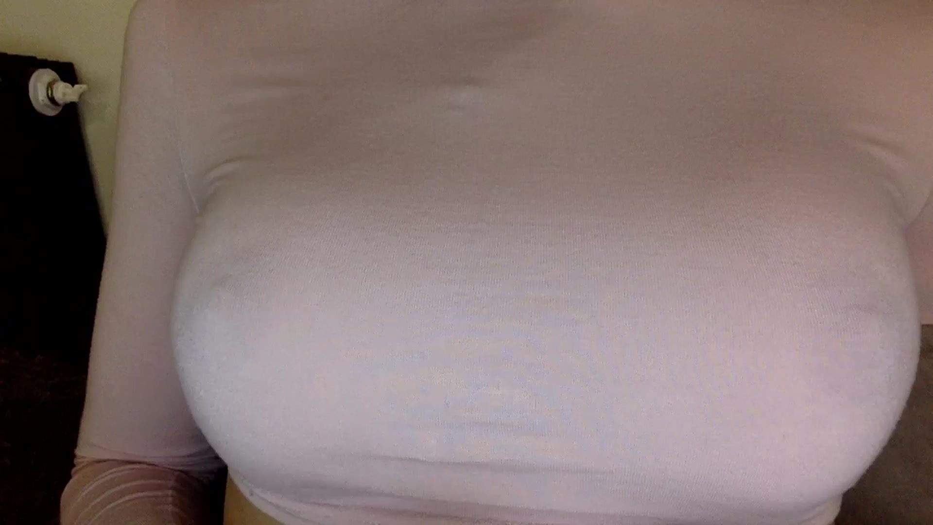 Gallery image thumbnail from EgoisticKitty's myfreecams stream on, 05/19/2024, 16:25 image 18 of 20