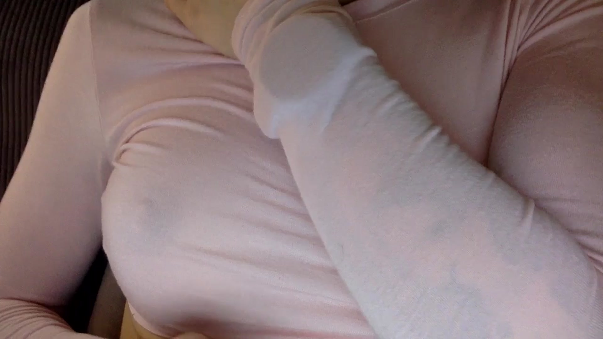 Gallery image thumbnail from EgoisticKitty's myfreecams stream on, 05/23/2024, 08:49 image 15 of 20