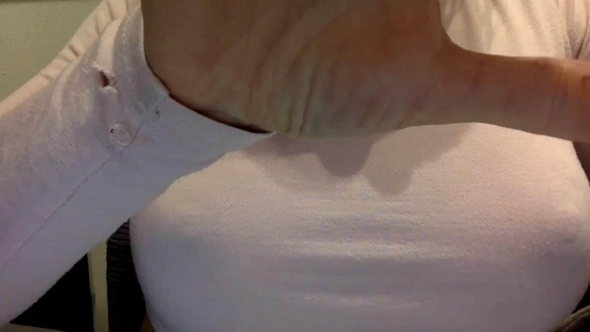 Gallery image thumbnail from EgoisticKitty's myfreecams stream on, 06/01/2024, 12:38 image 13 of 20