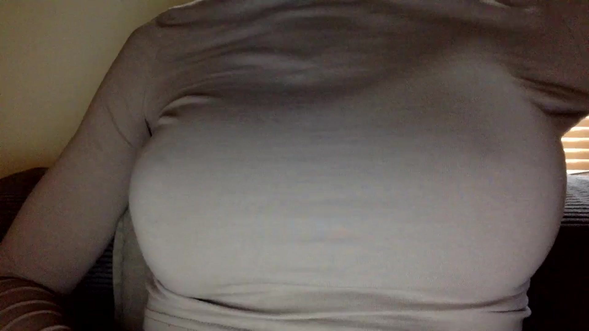 Gallery image thumbnail from EgoisticKitty's myfreecams stream on, 06/21/2024, 09:38 image 16 of 20